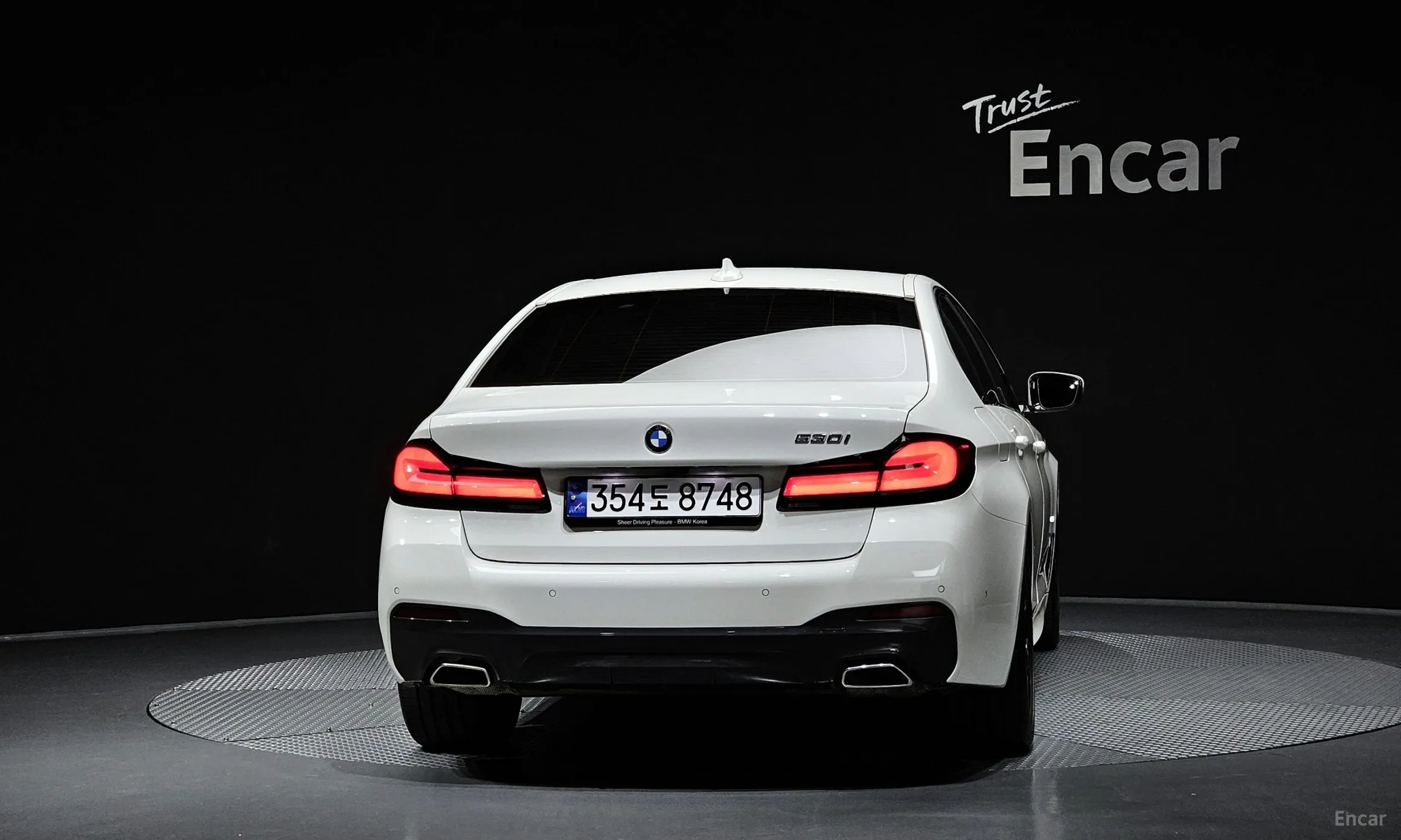 BMW 5 Series (G30) превью 3
