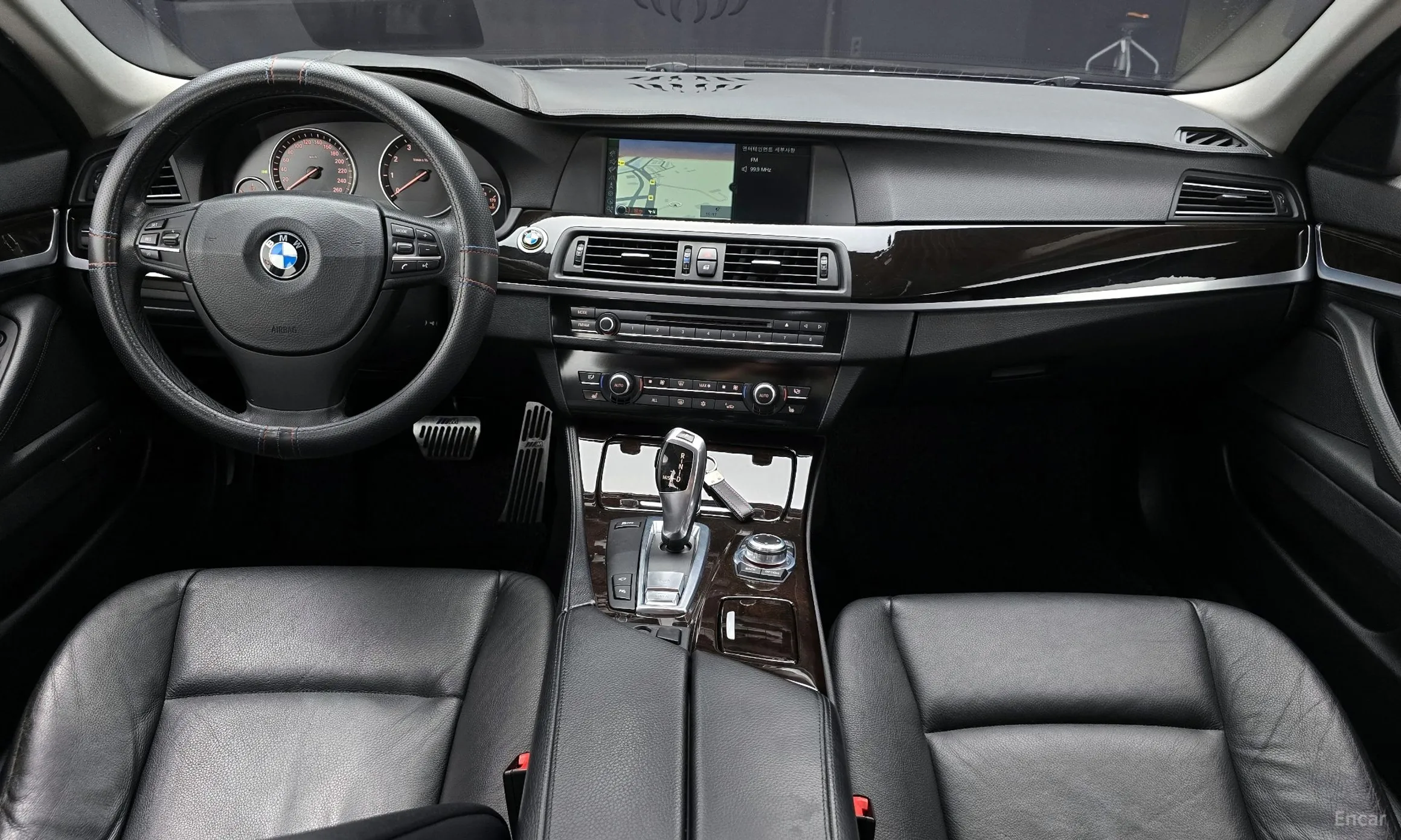 BMW 5 Series (F10) превью 4