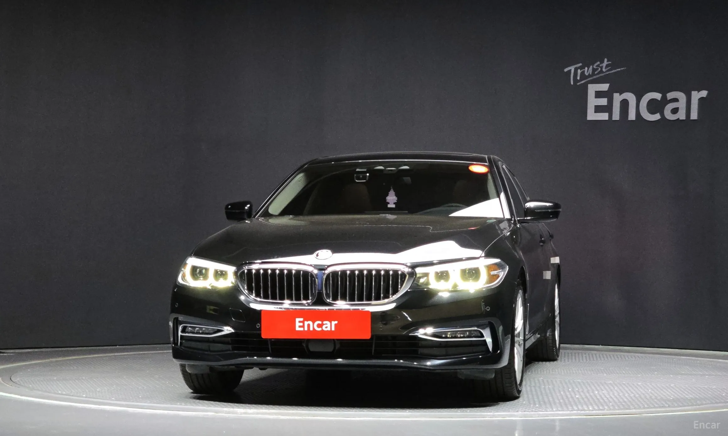 BMW 5 Series (G30) превью 2