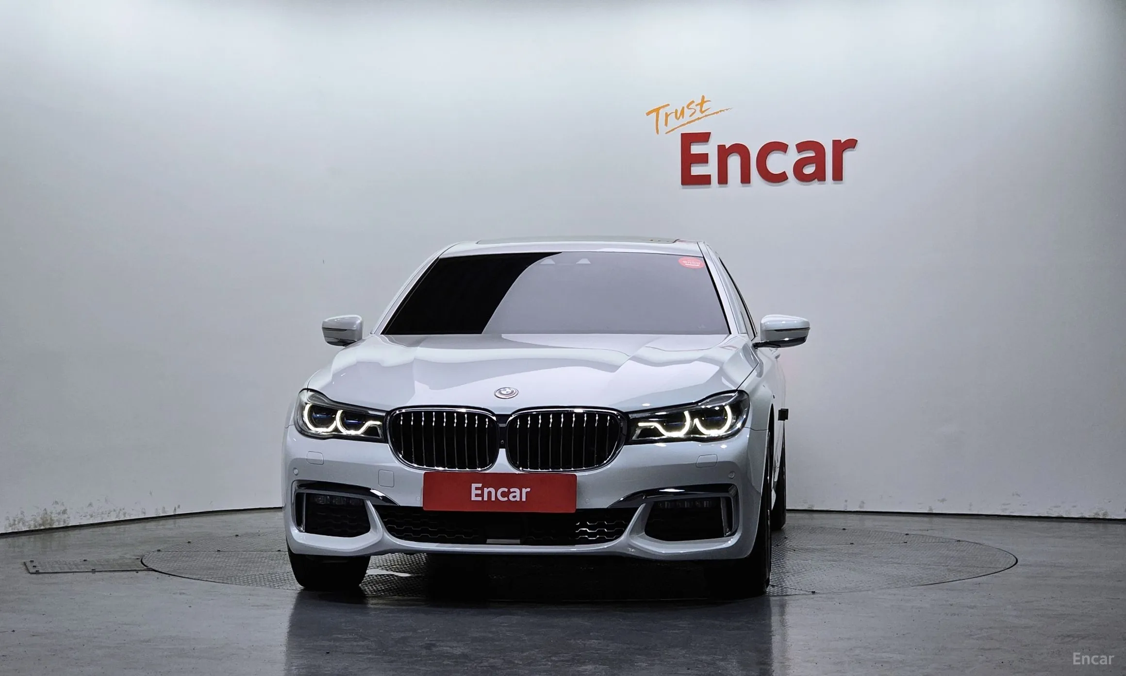 BMW 7 Series (G11) превью 2