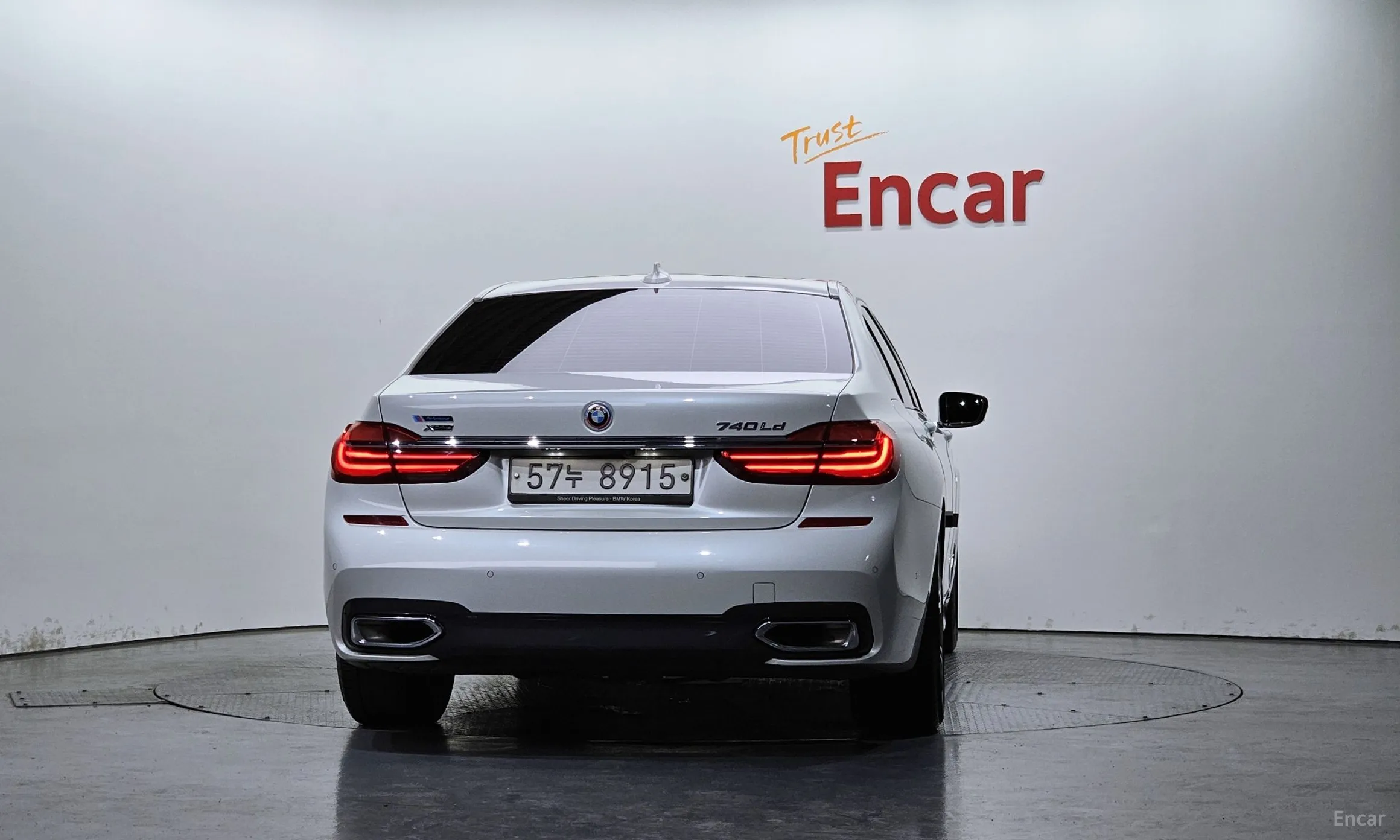 BMW 7 Series (G11) превью 3