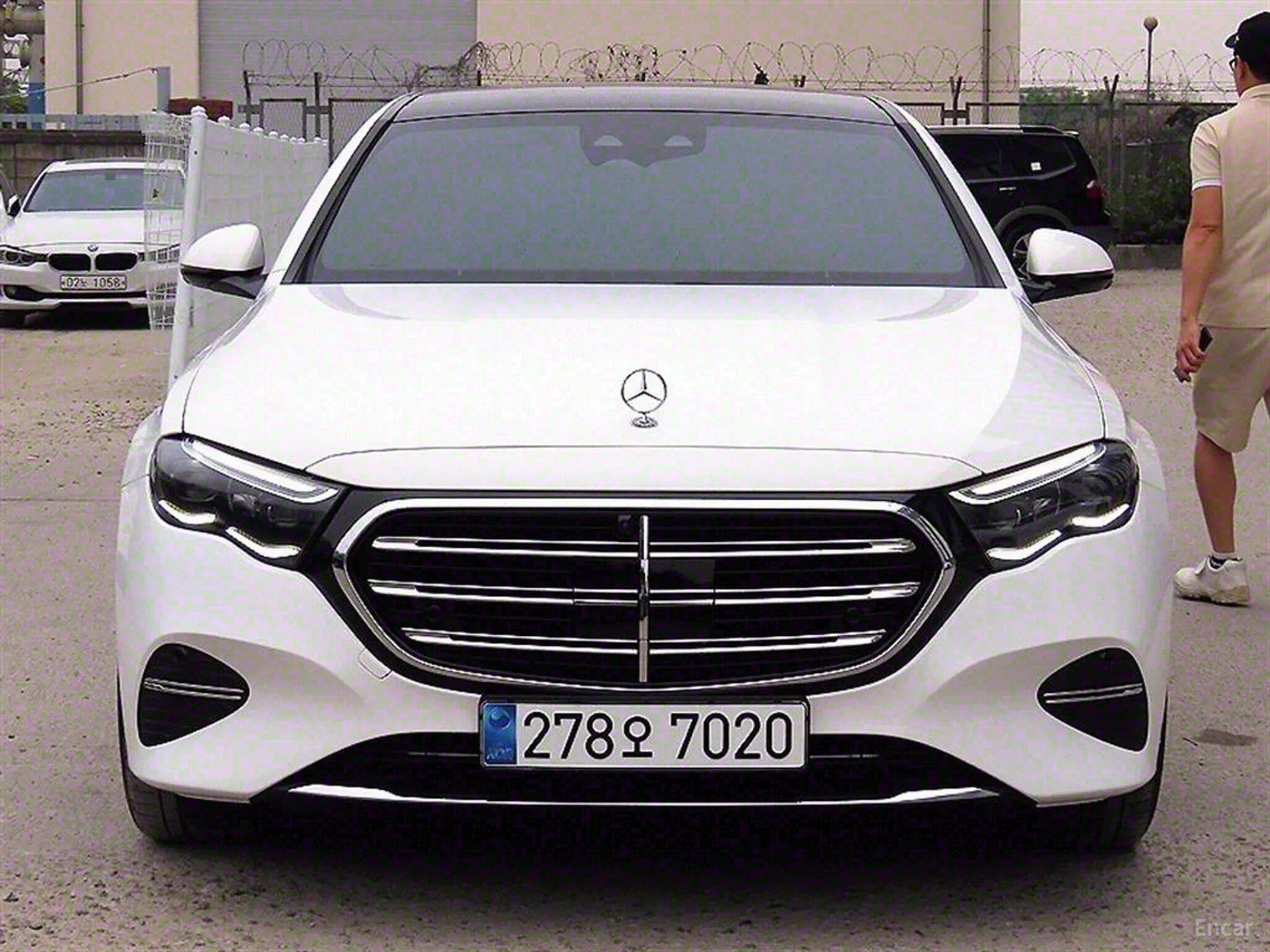 E-Class W214