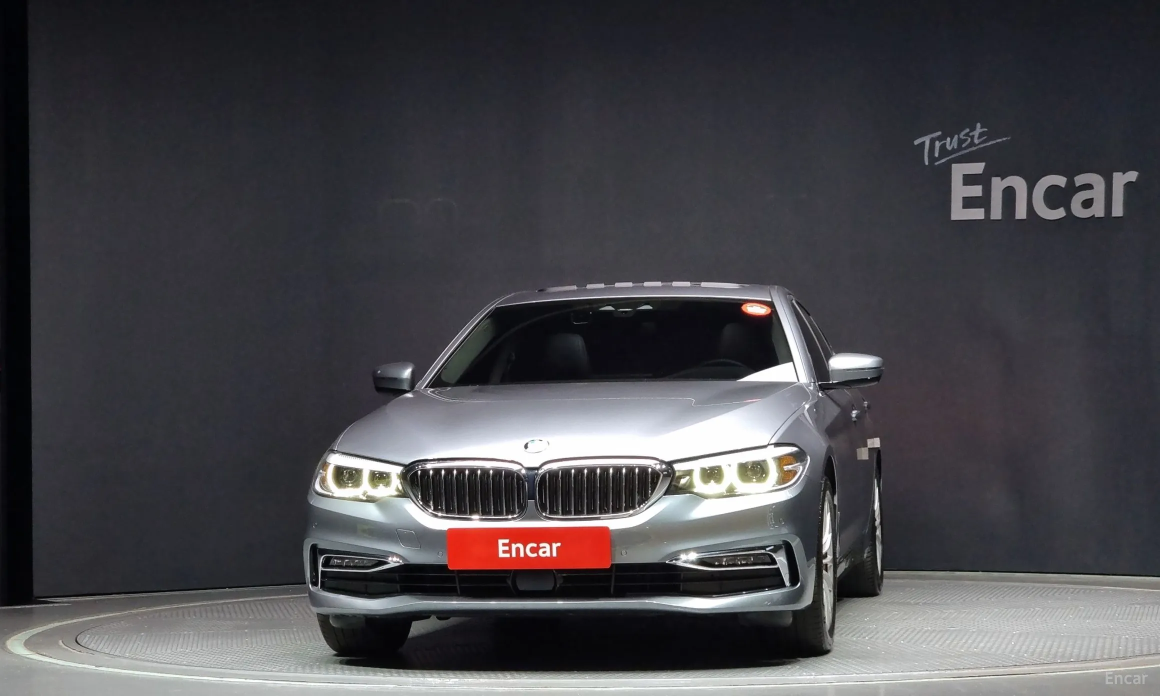 BMW 5 Series (G30) превью 2