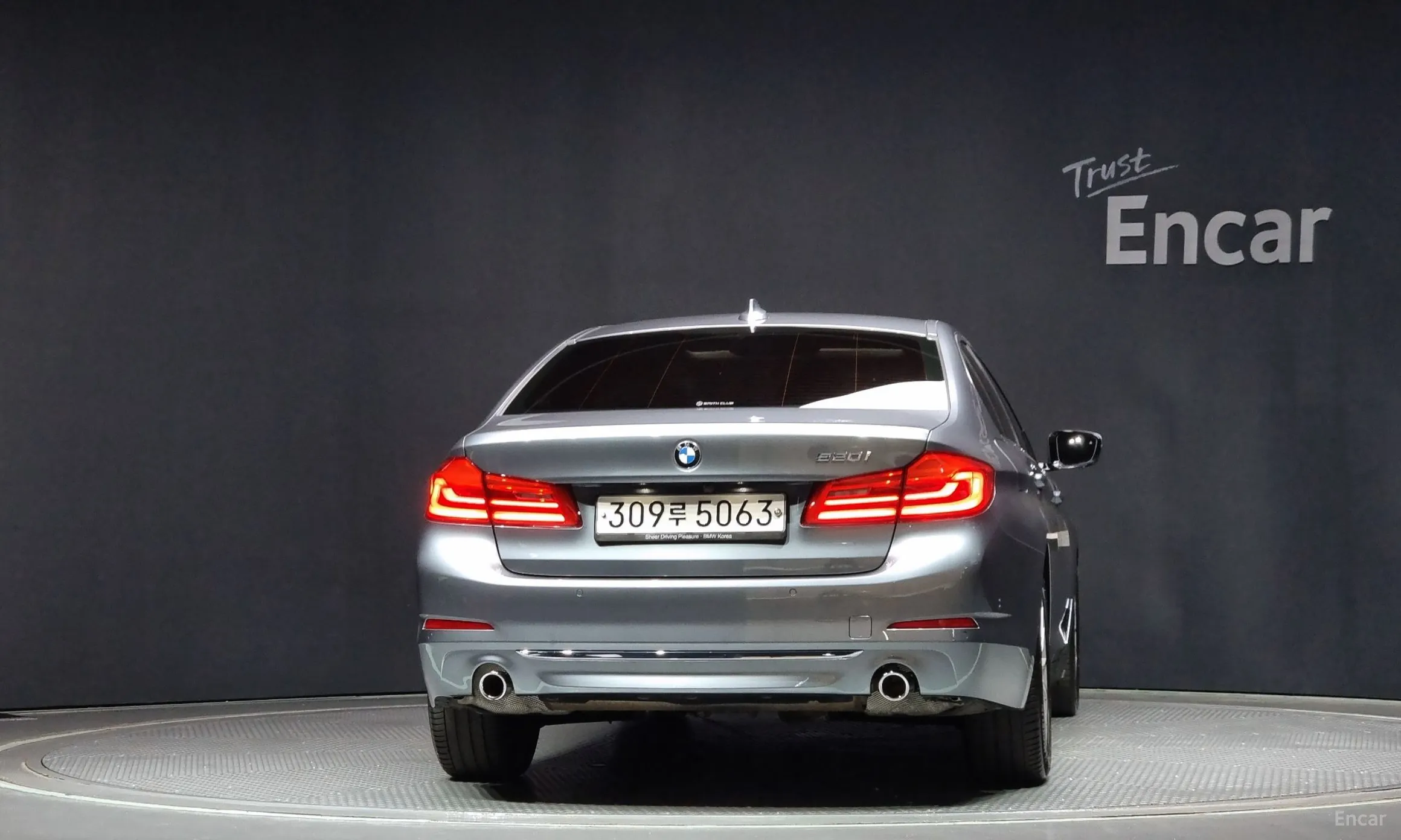 BMW 5 Series (G30) превью 3