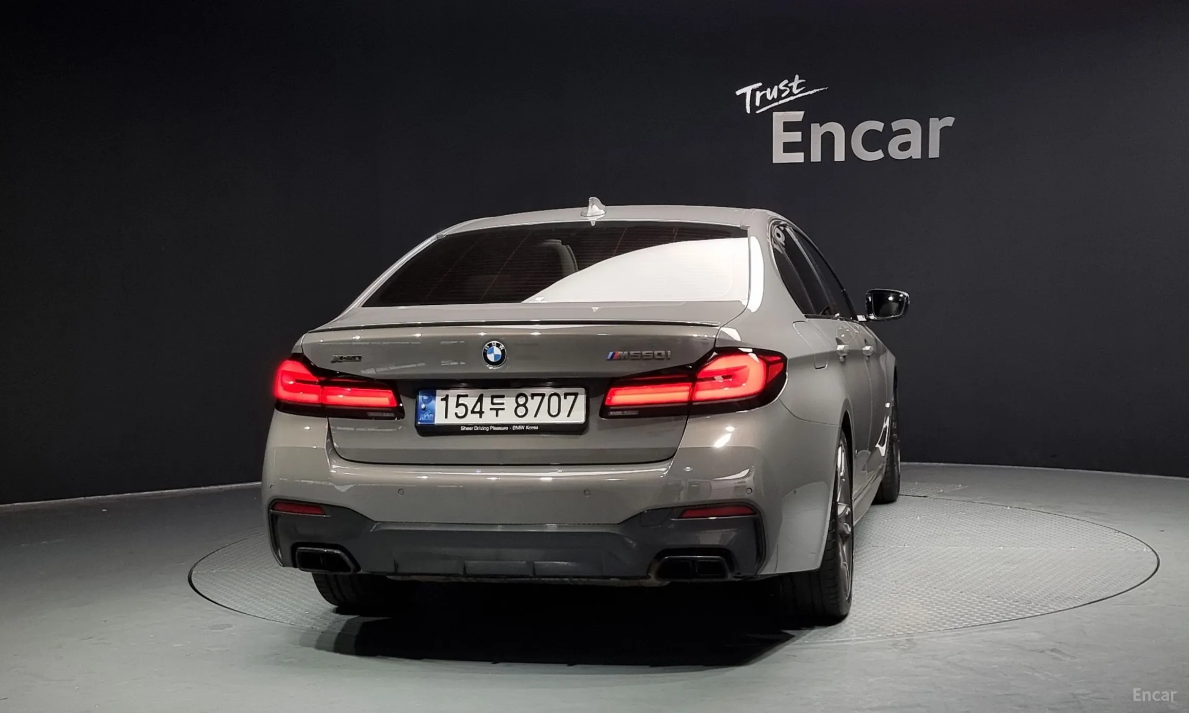 BMW 5 Series (G30) превью 3