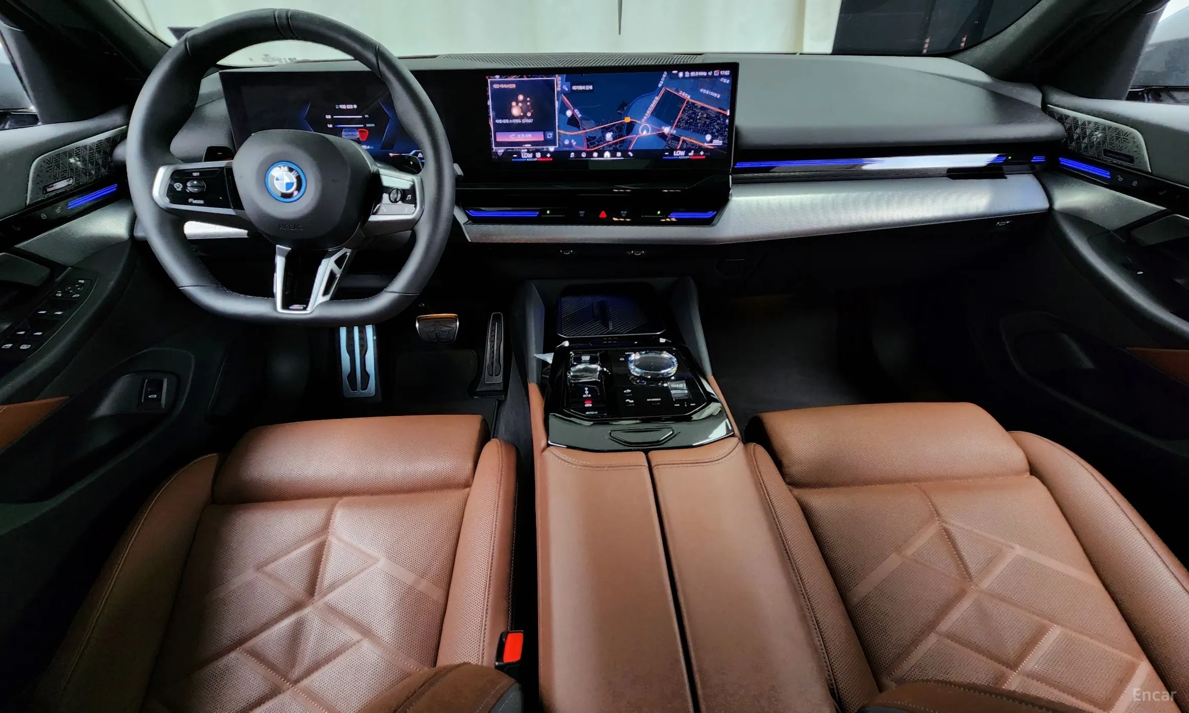 BMW 5 Series (G60) превью 4