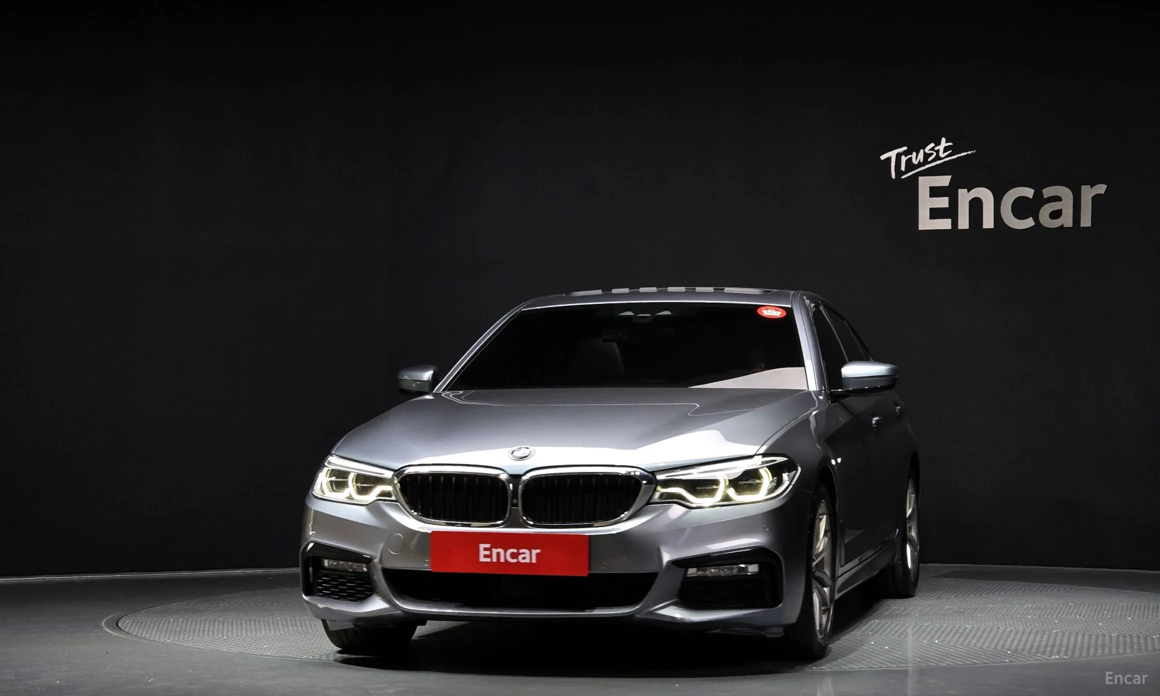 BMW 5 Series (G30) превью 2