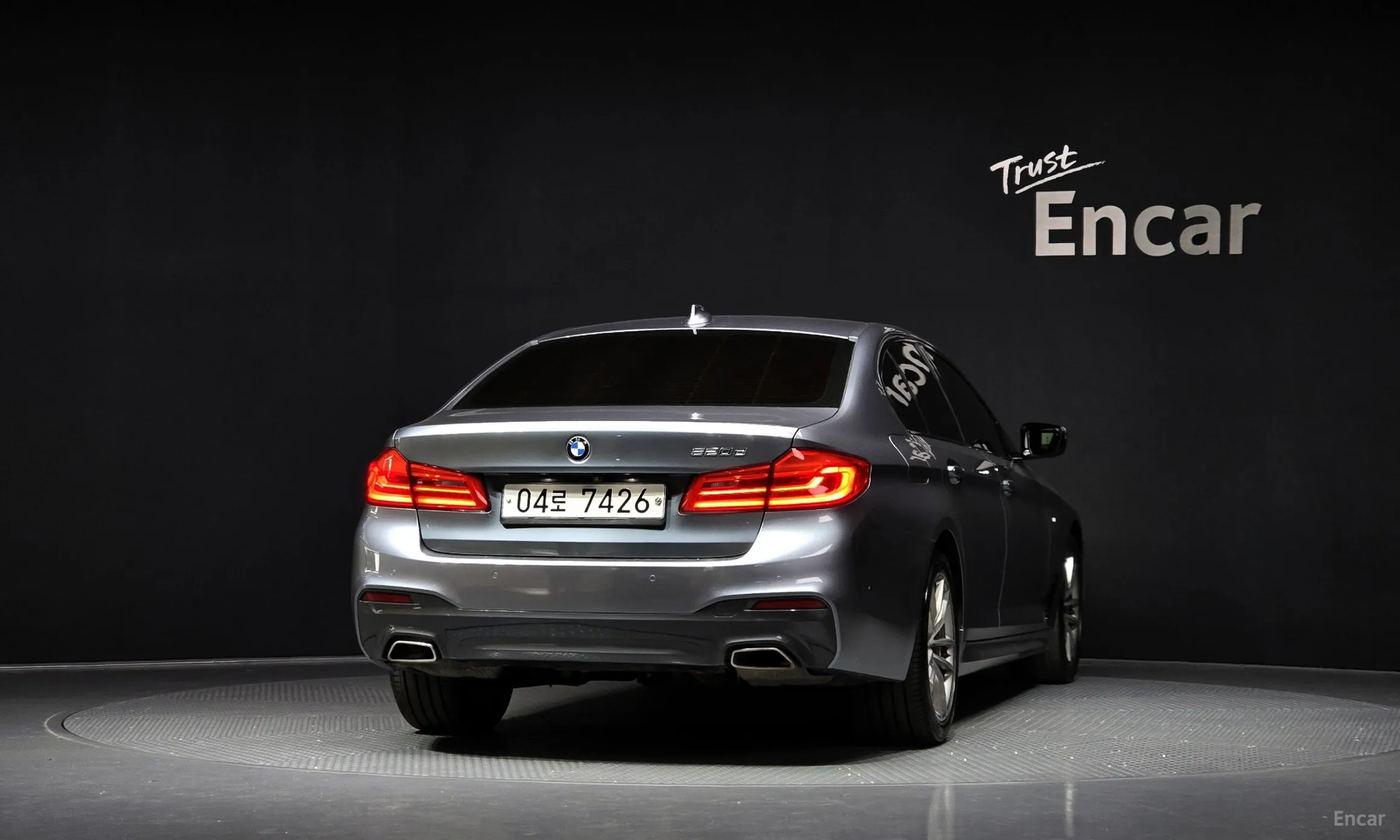 BMW 5 Series (G30) превью 3