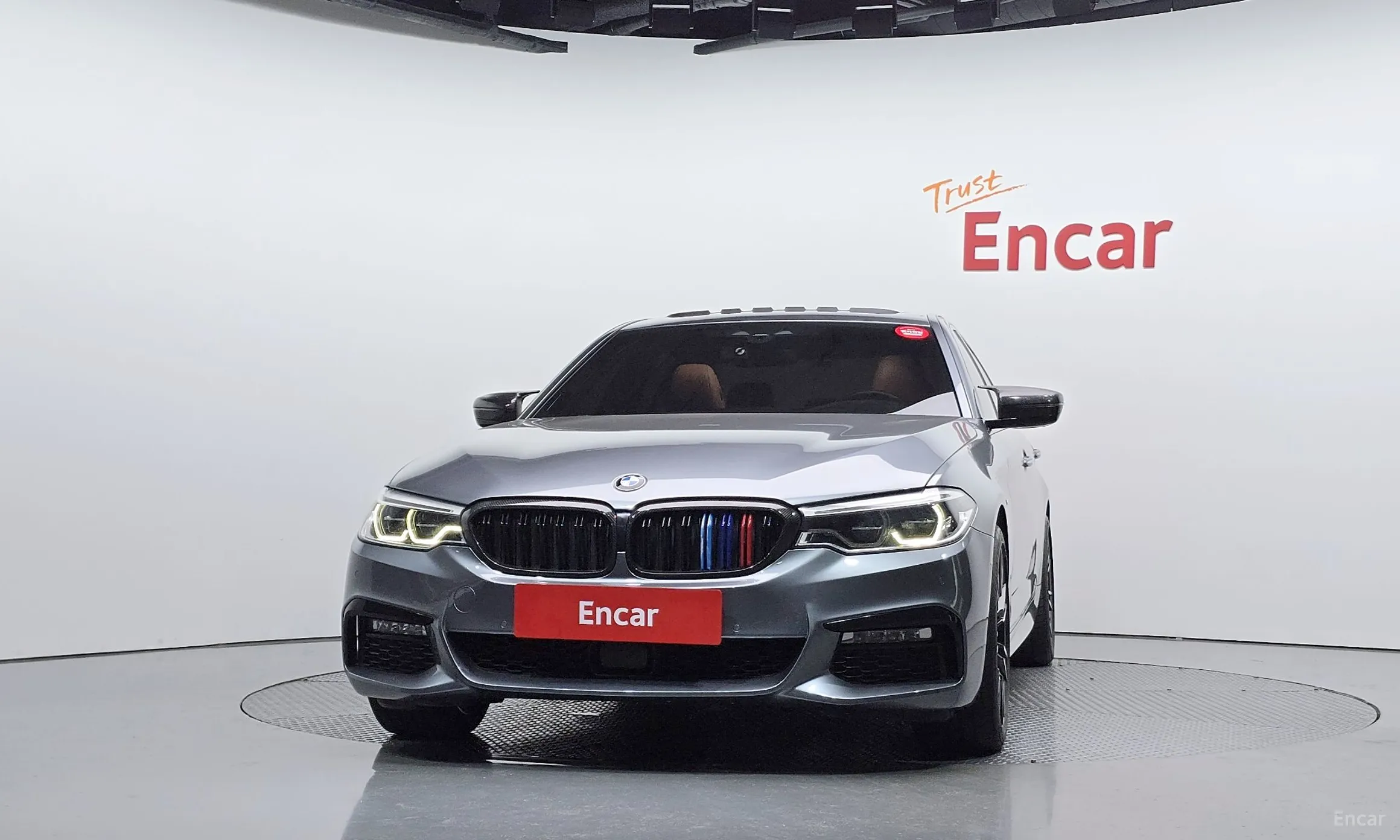 BMW 5 Series (G30) превью 2