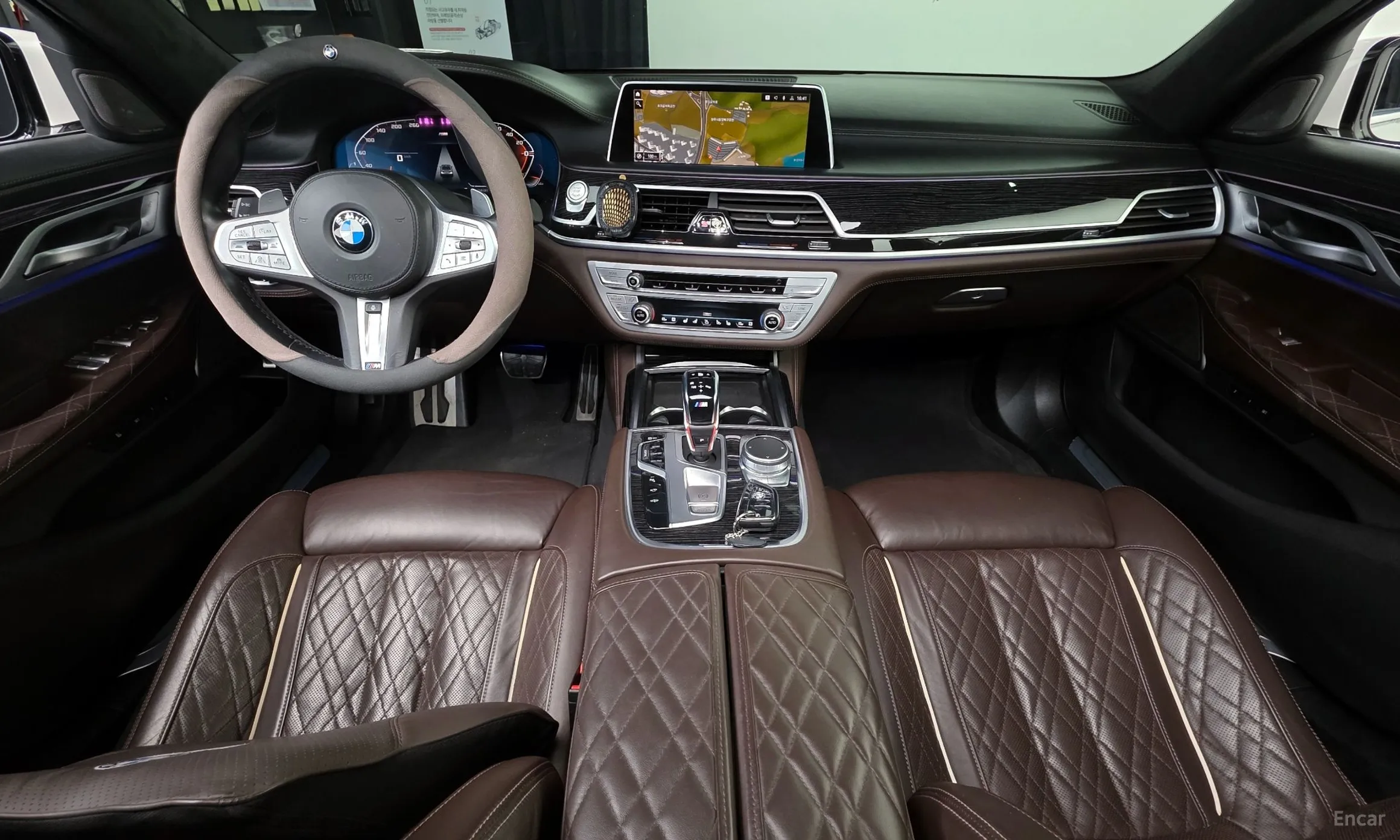 BMW 7 Series (G11) превью 4