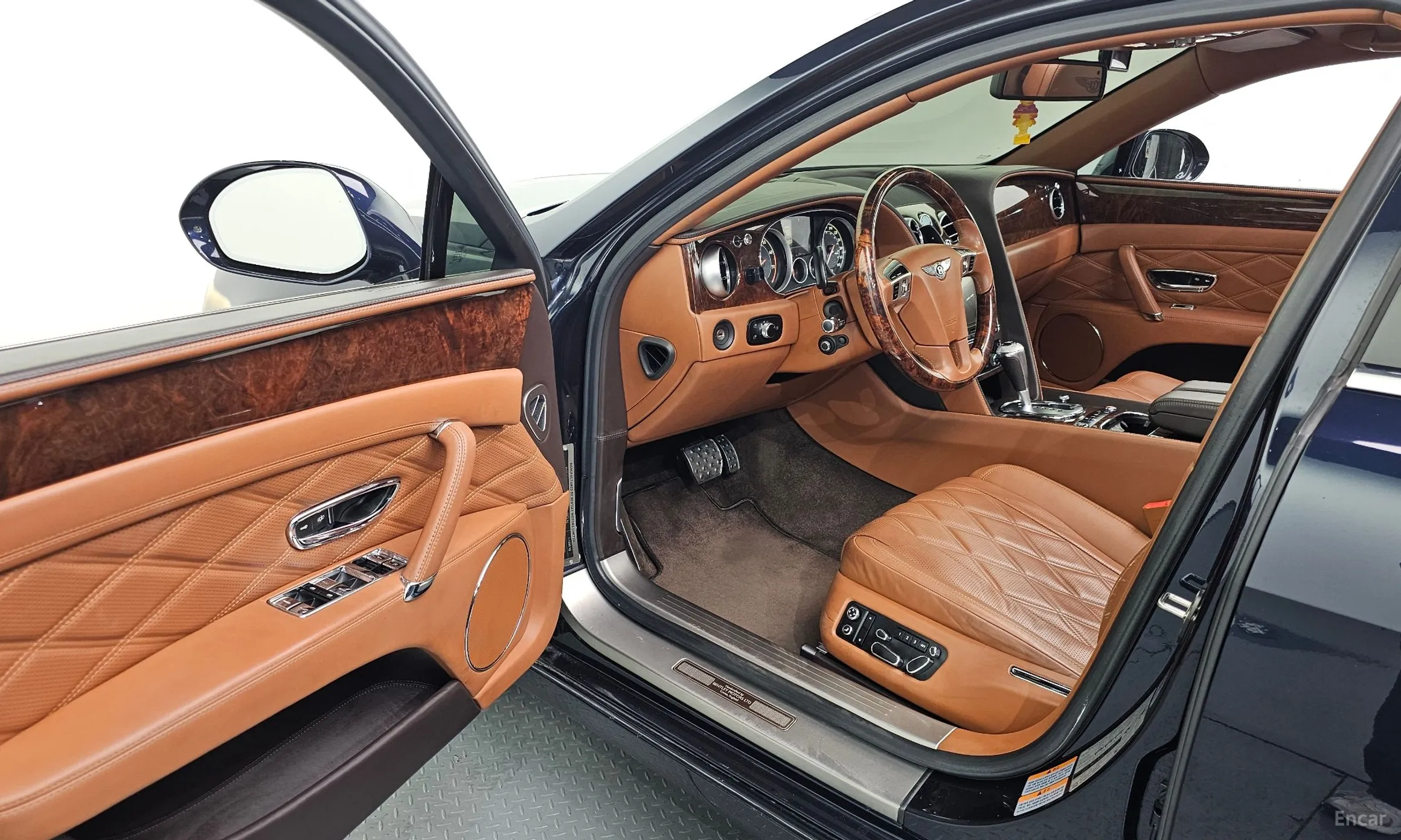 Bentley Flying Spur 2nd Generation превью 10