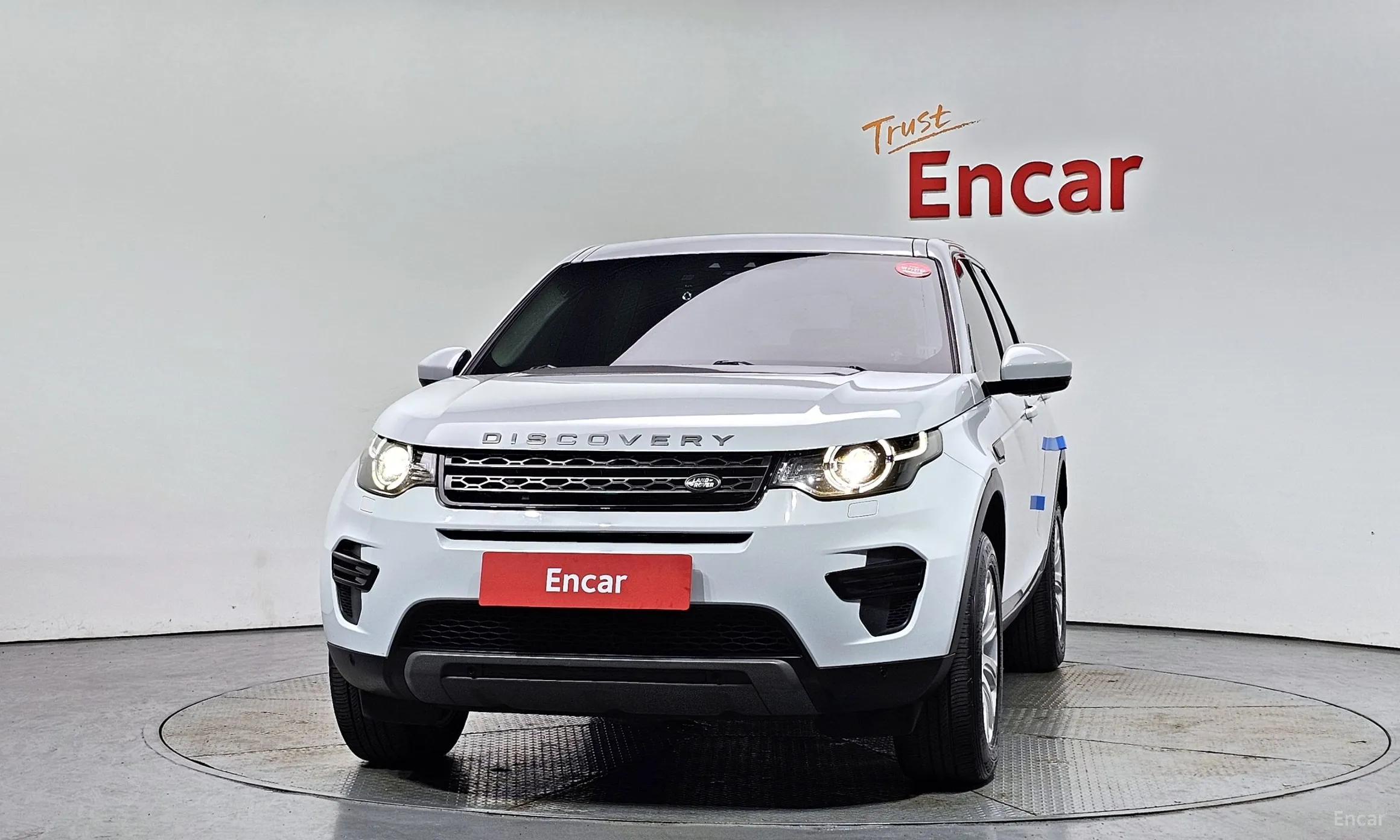 Land Rover Discovery Sports превью 2