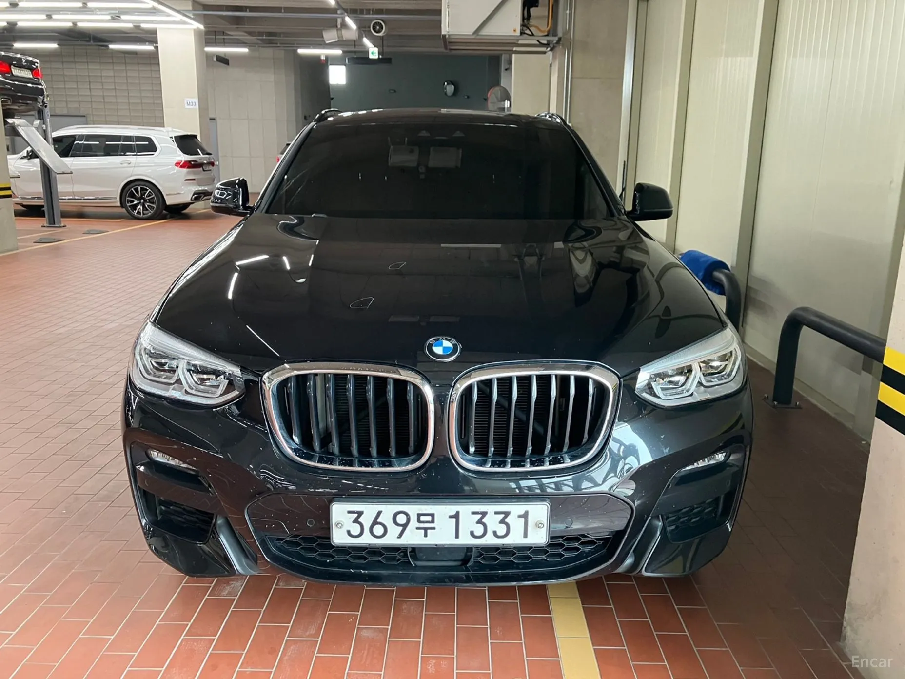X4 (G02)
