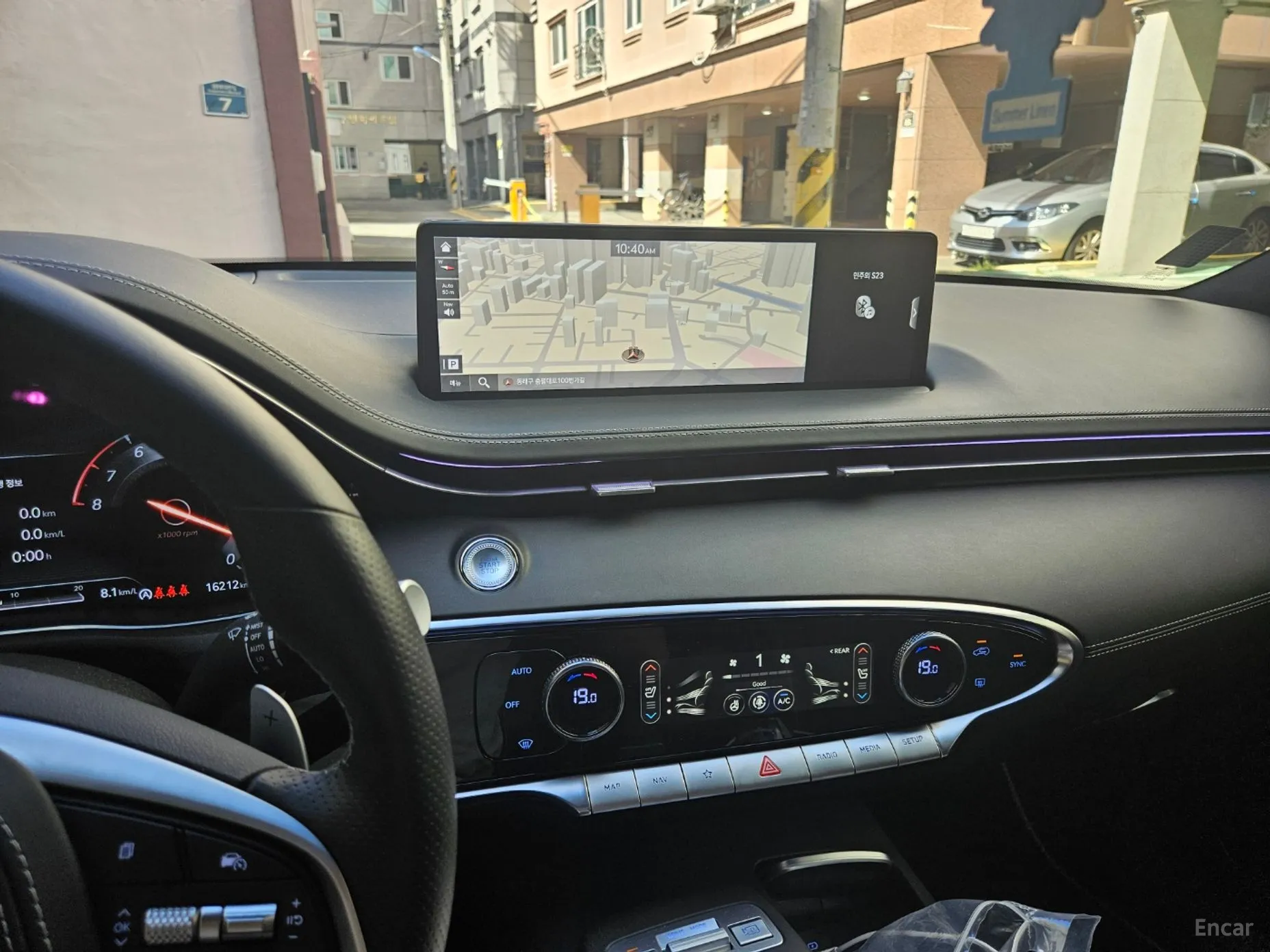 Genesis GV70 превью 10