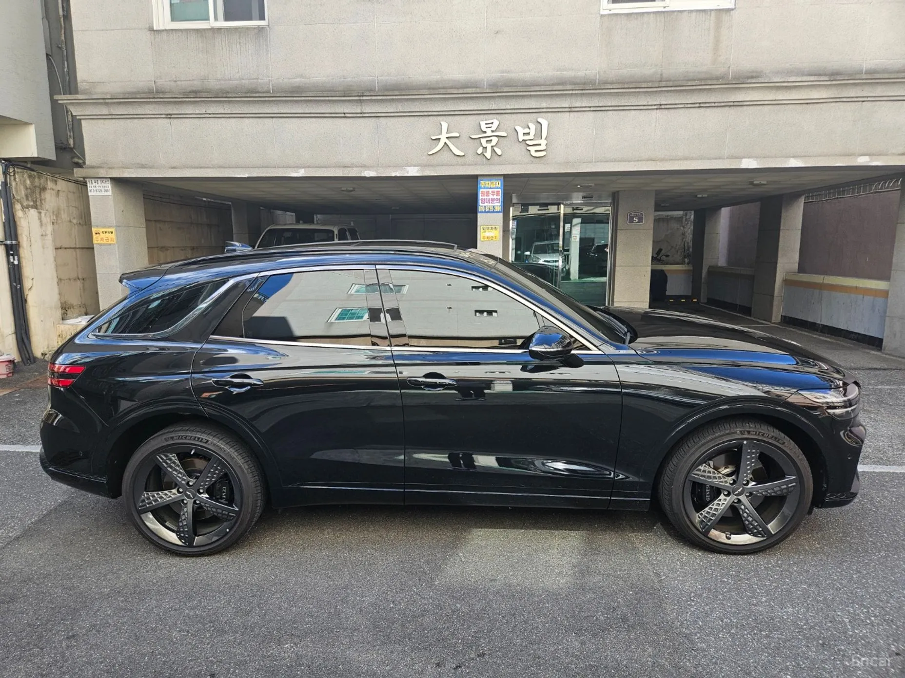 Genesis GV70 превью 5