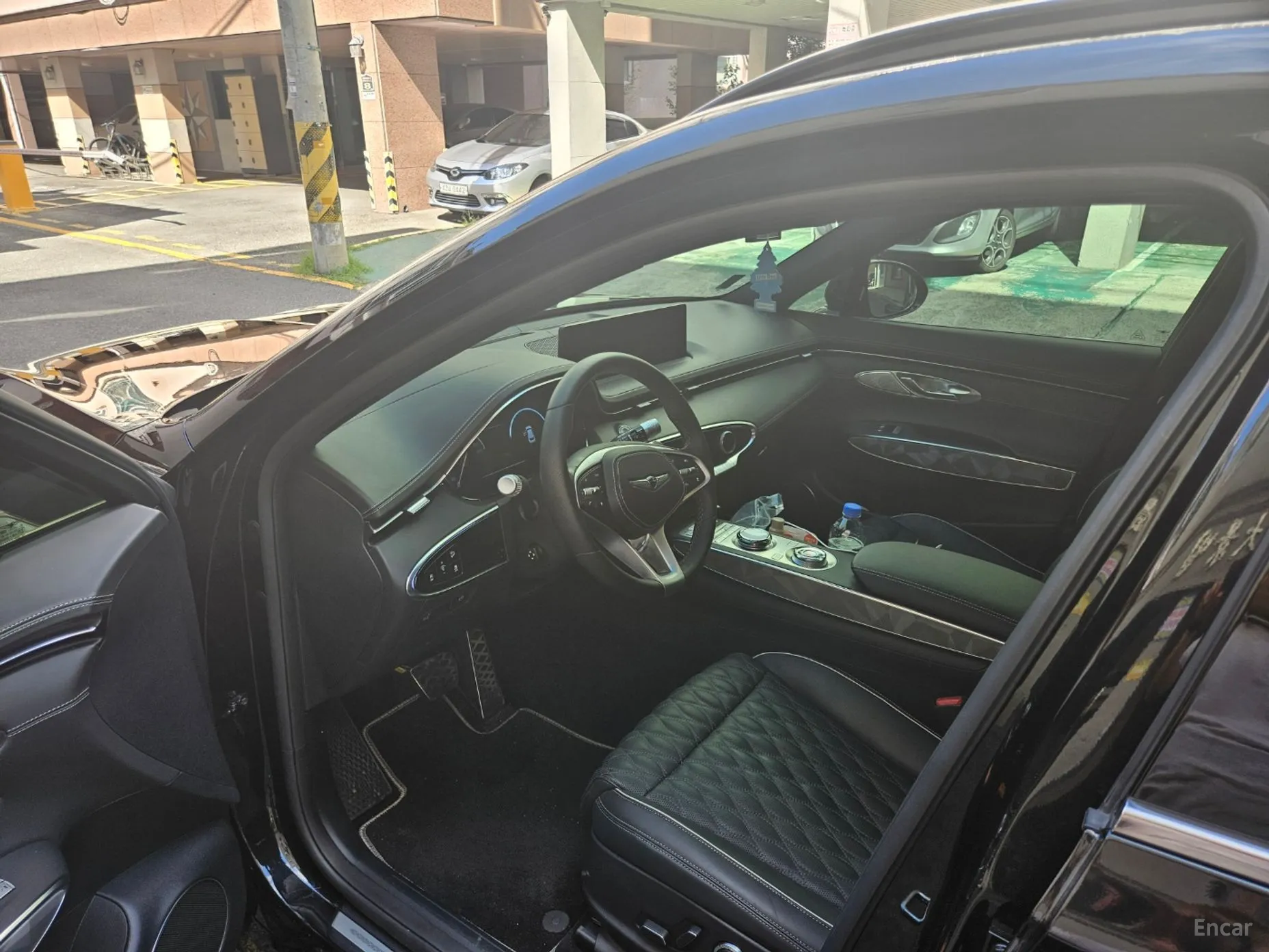 Genesis GV70 превью 9