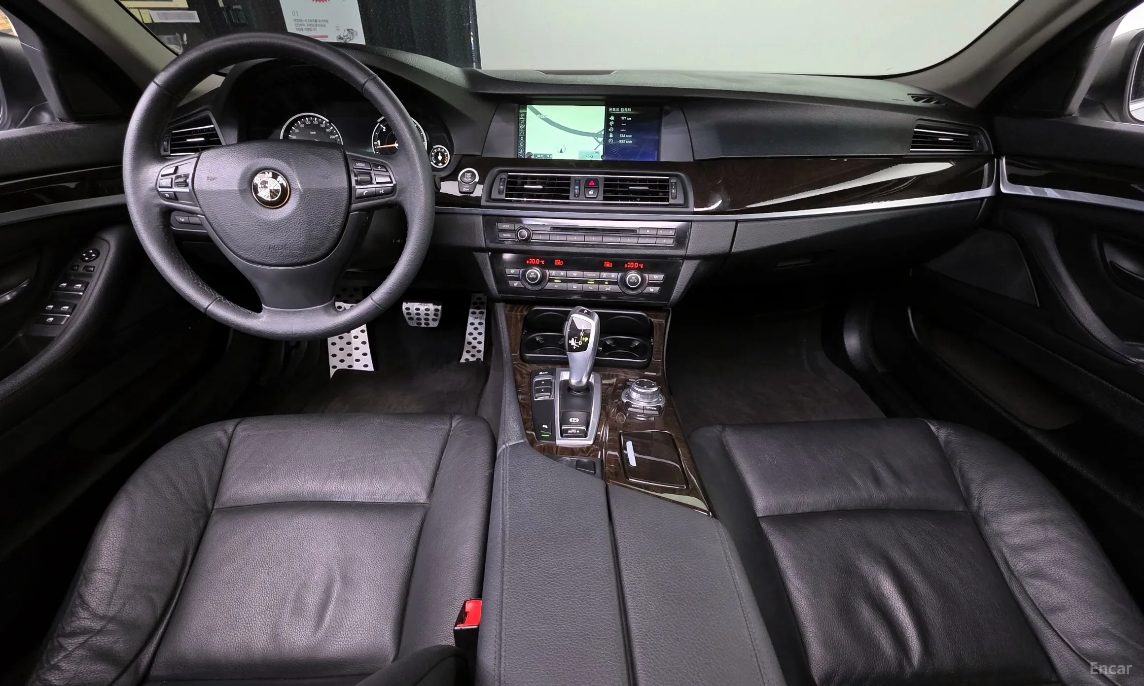 BMW 5 Series (F10) превью 4