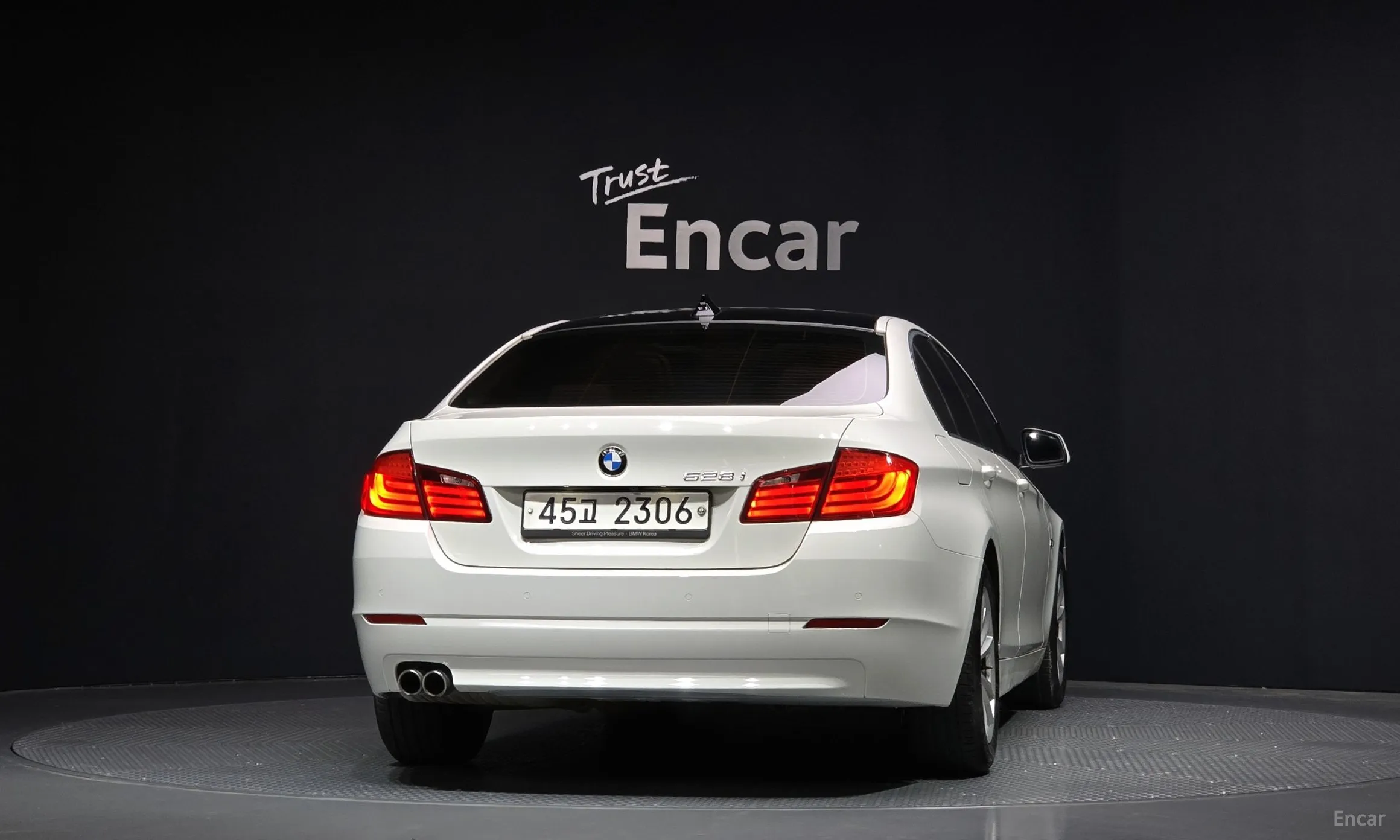 BMW 5 Series (F10) превью 3