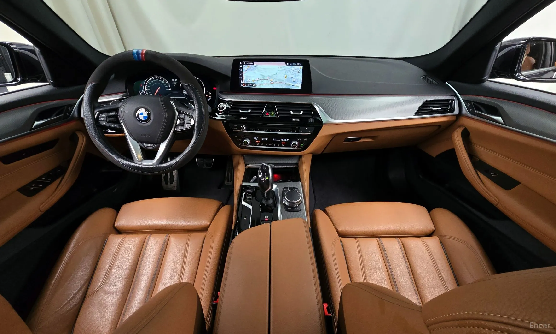 BMW 5 Series (G30) превью 4