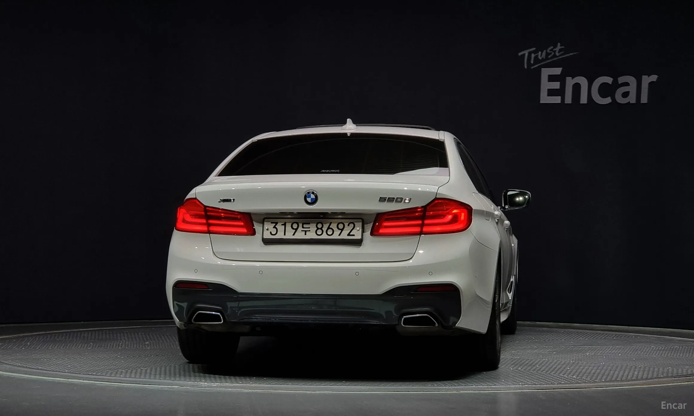 BMW 5 Series (G30) превью 3