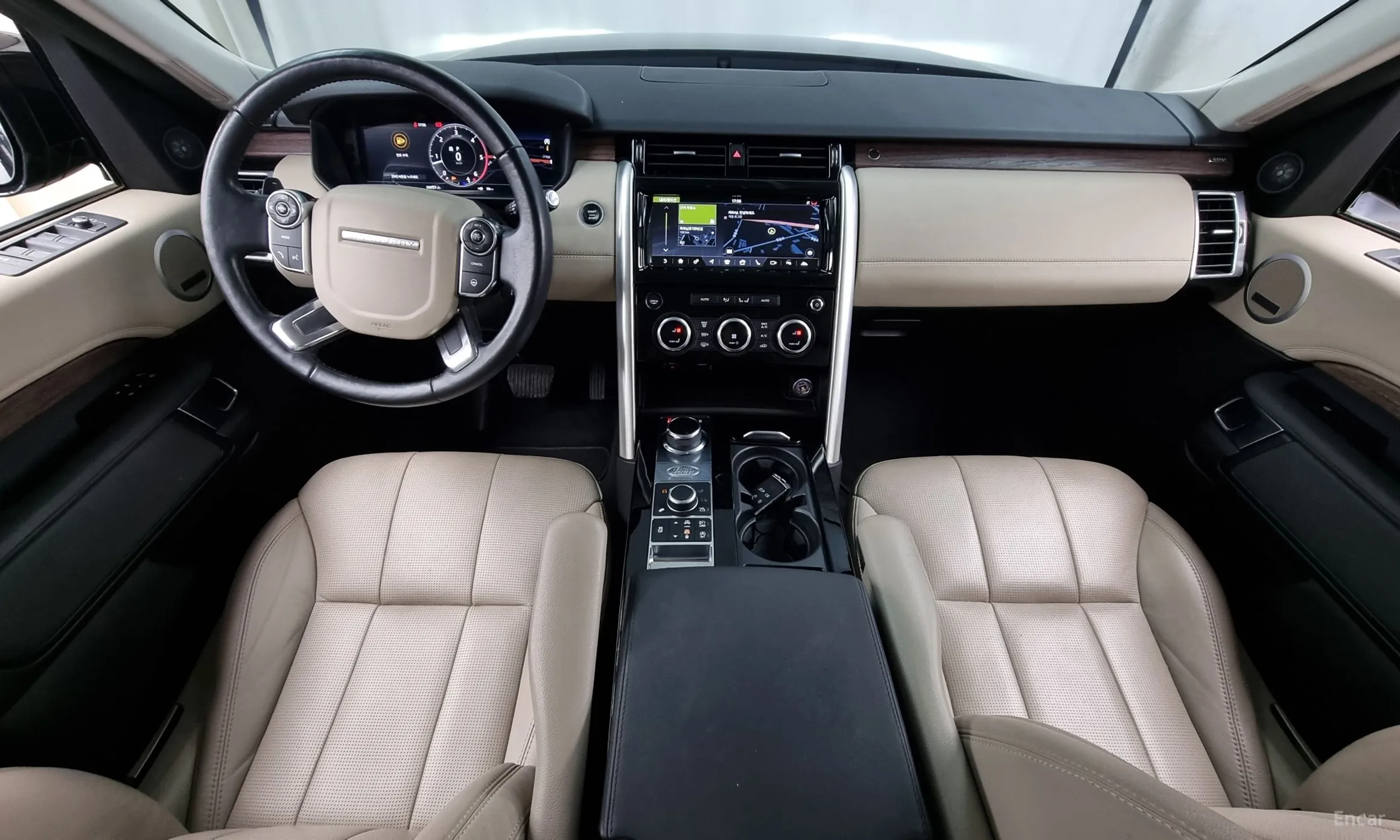 Land Rover Discovery 5 превью 4