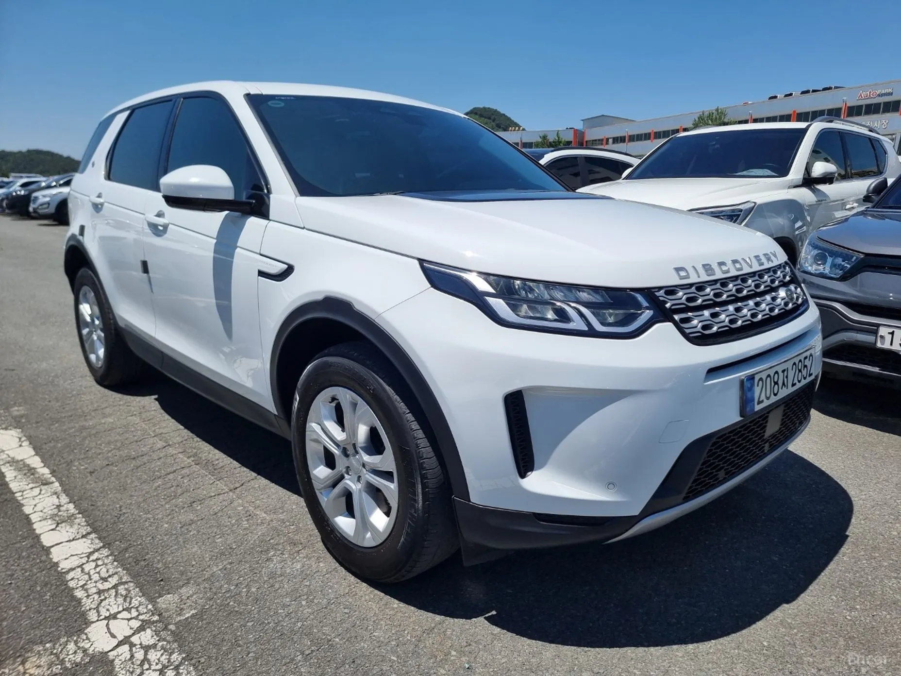 Land Rover Discovery Sports превью 2