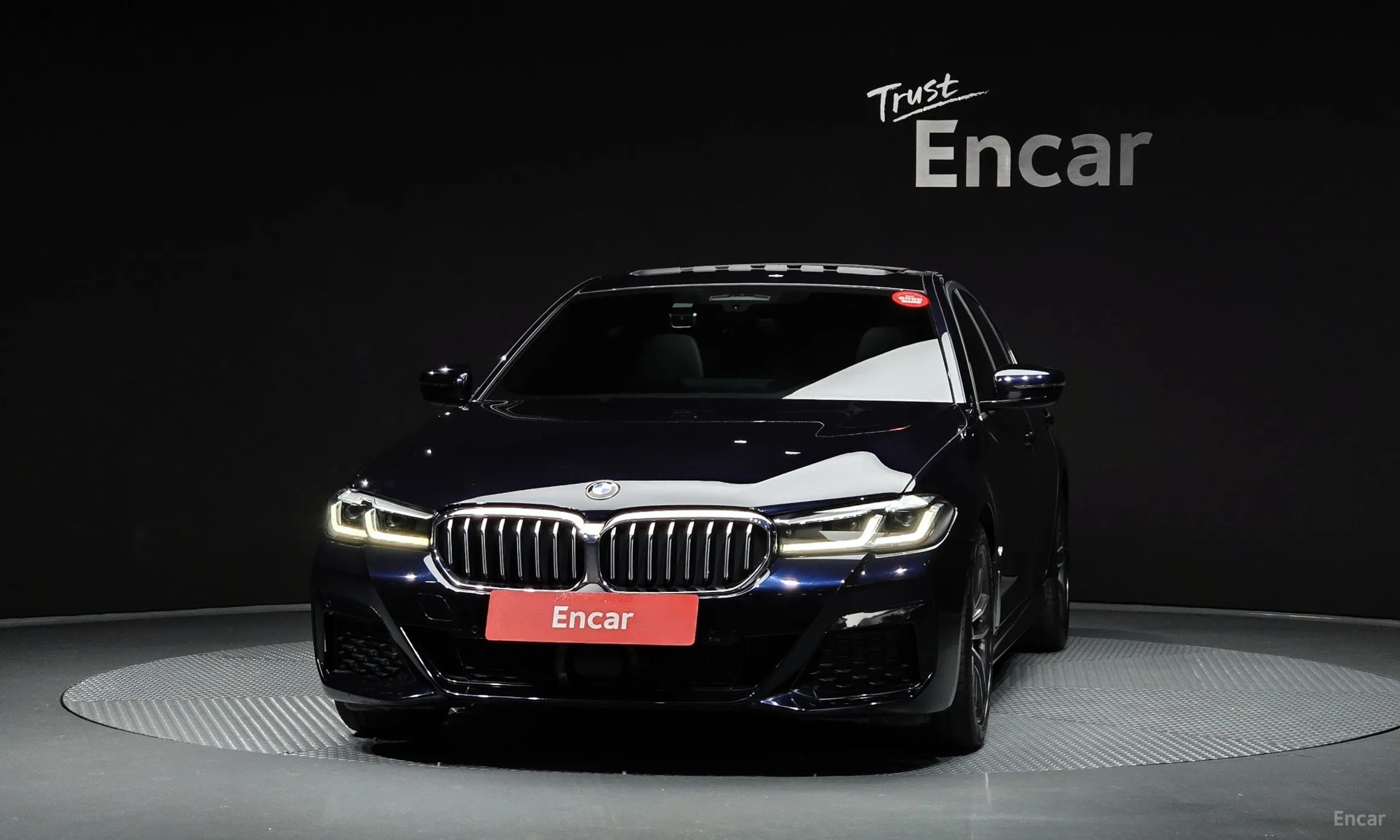 BMW 5 Series (G30) превью 2