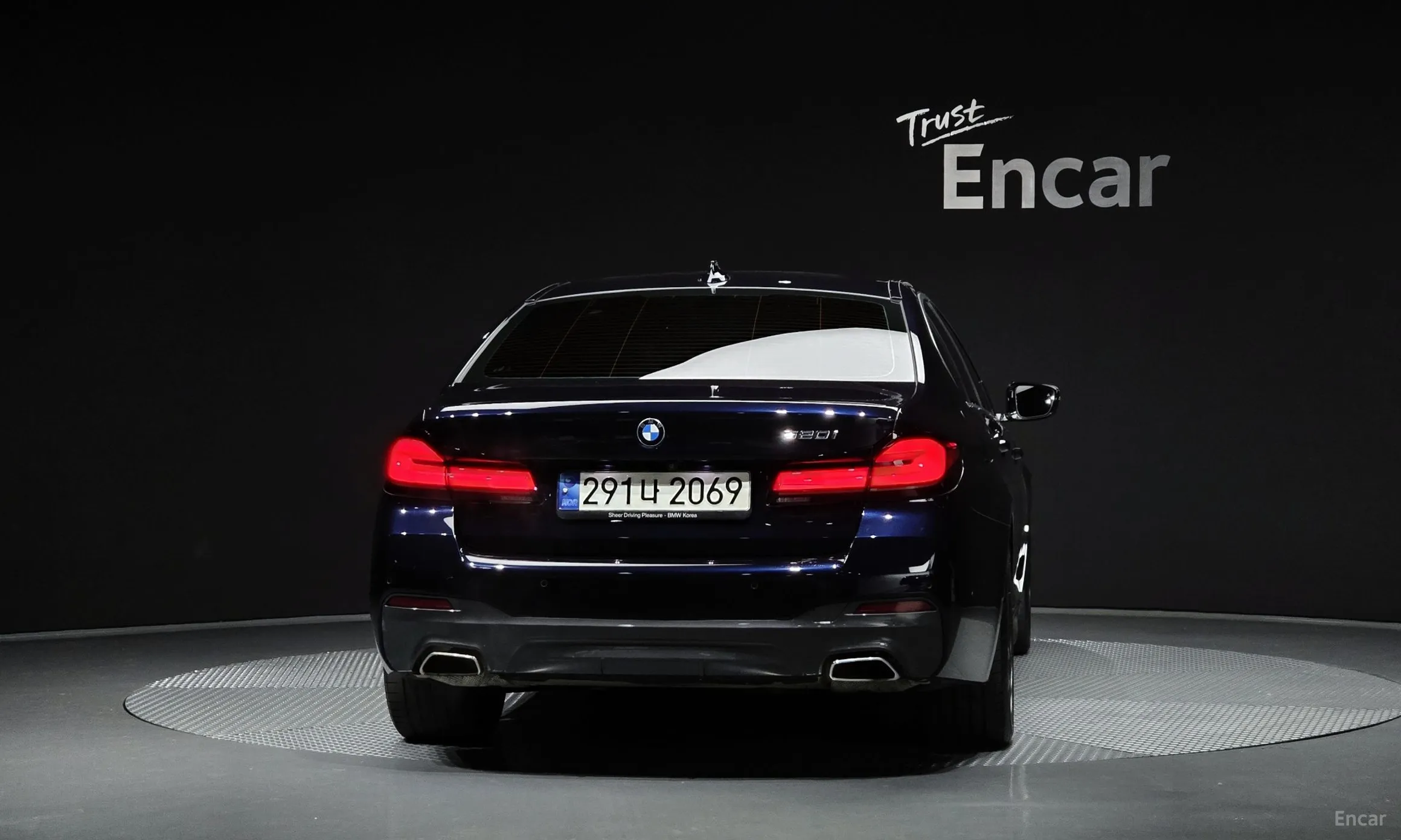BMW 5 Series (G30) превью 3