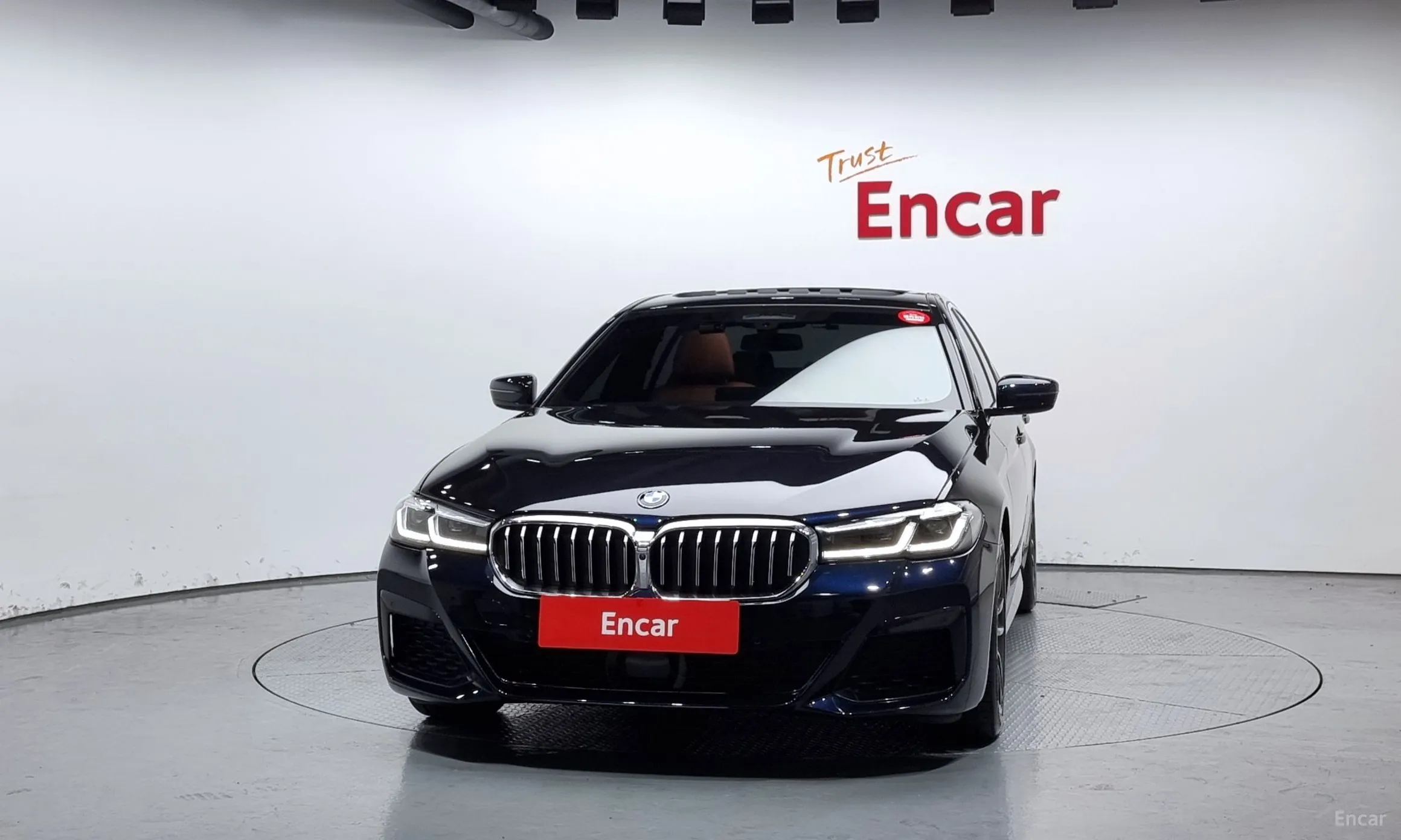 BMW 5 Series (G30) превью 2