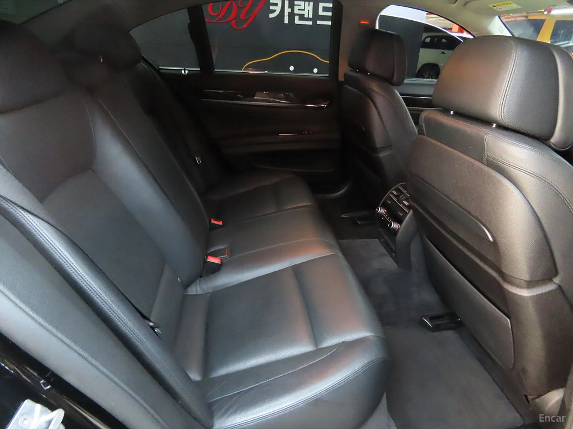 BMW 7 Series (F01) превью 4