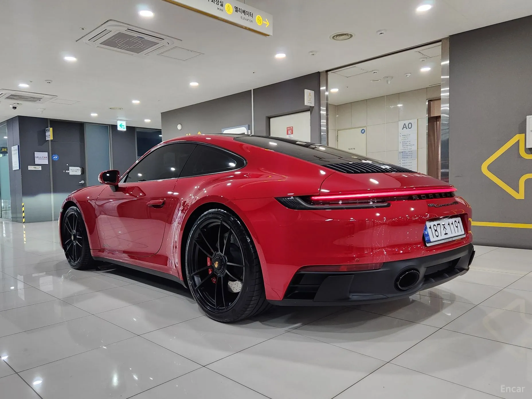 Porsche 911 (992) превью 3