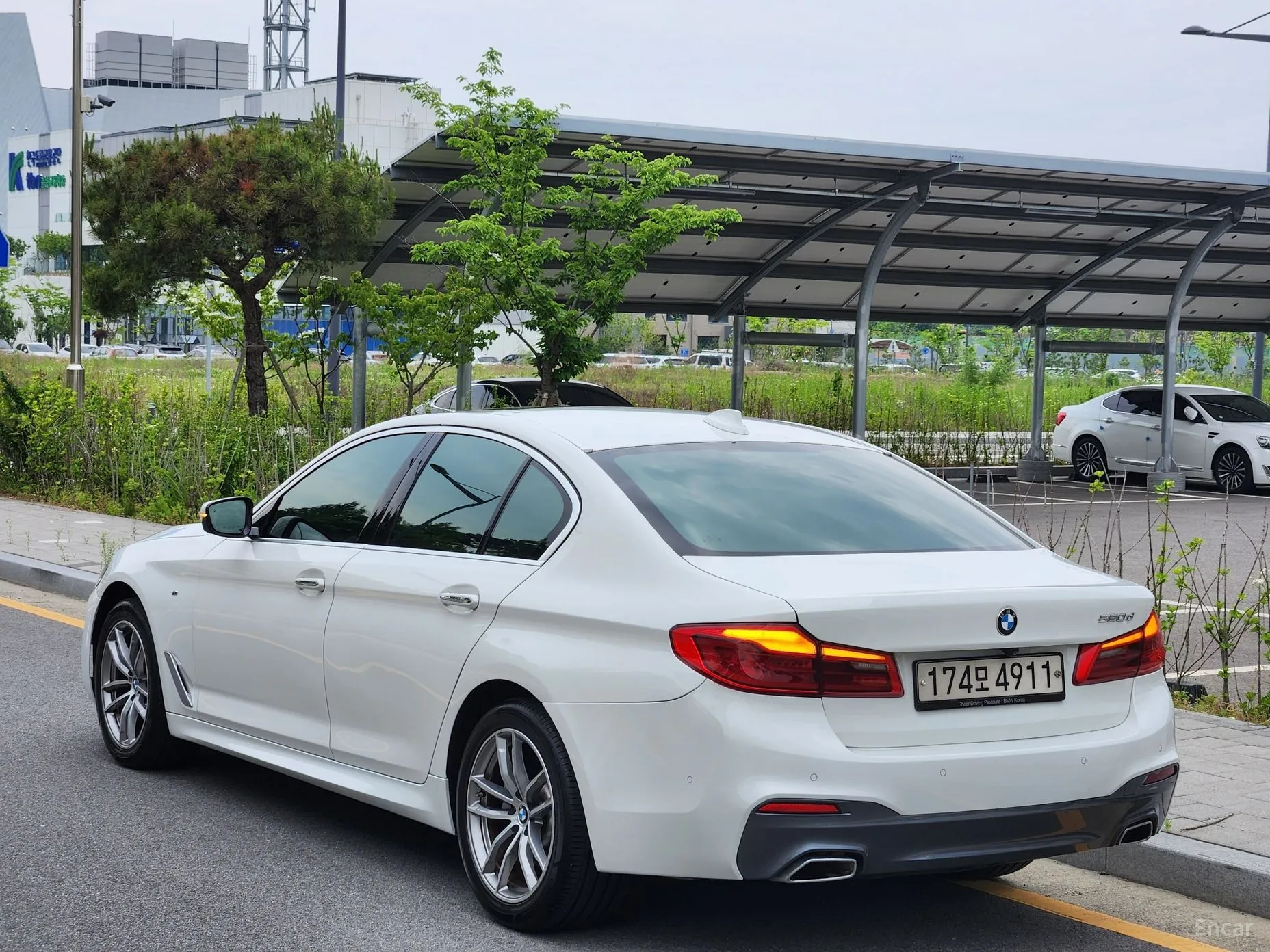 BMW 5 Series (G30) превью 2