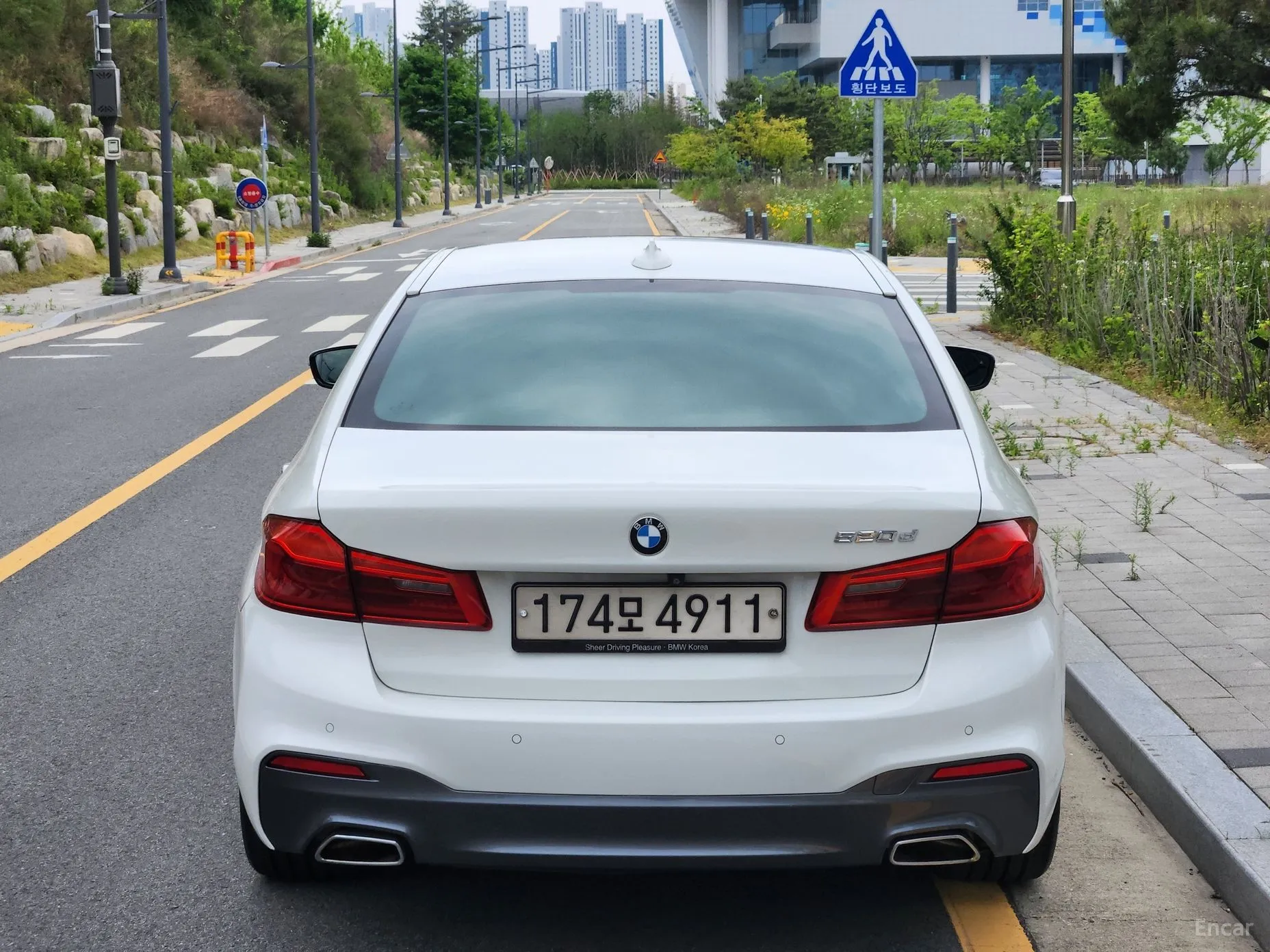 BMW 5 Series (G30) превью 3