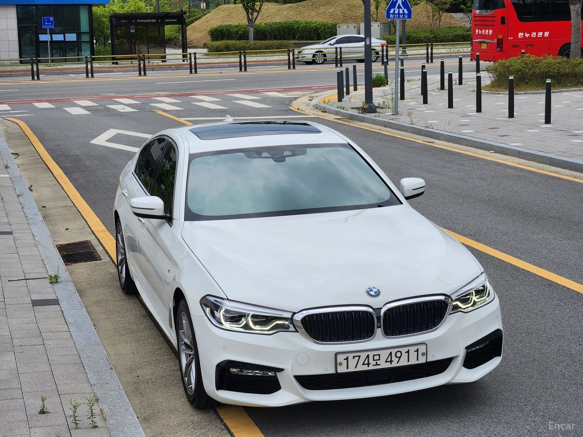 BMW 5 Series (G30) превью 4