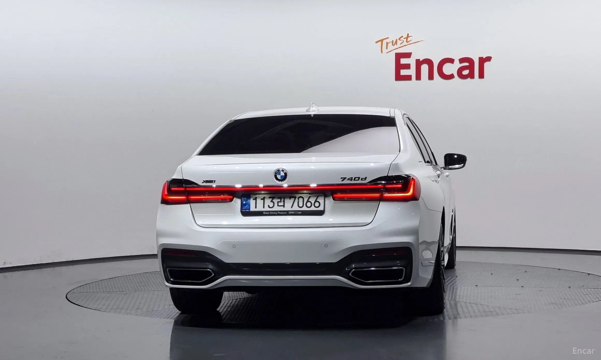 BMW 7 Series (G11) превью 3