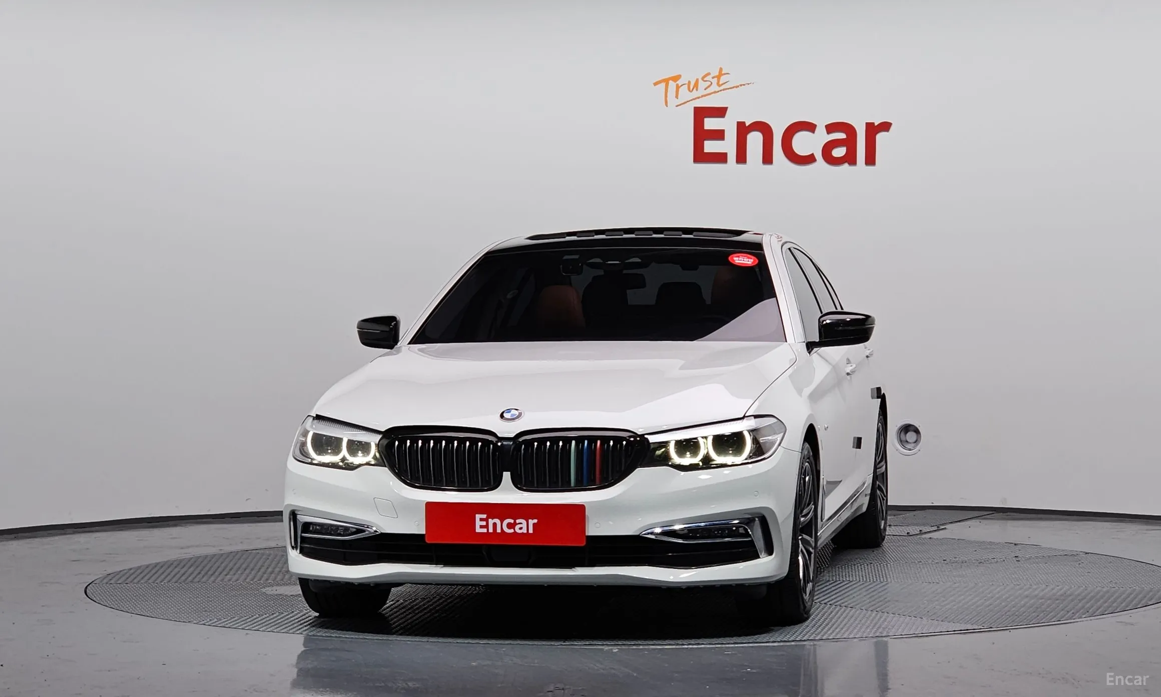 BMW 5 Series (G30) превью 2