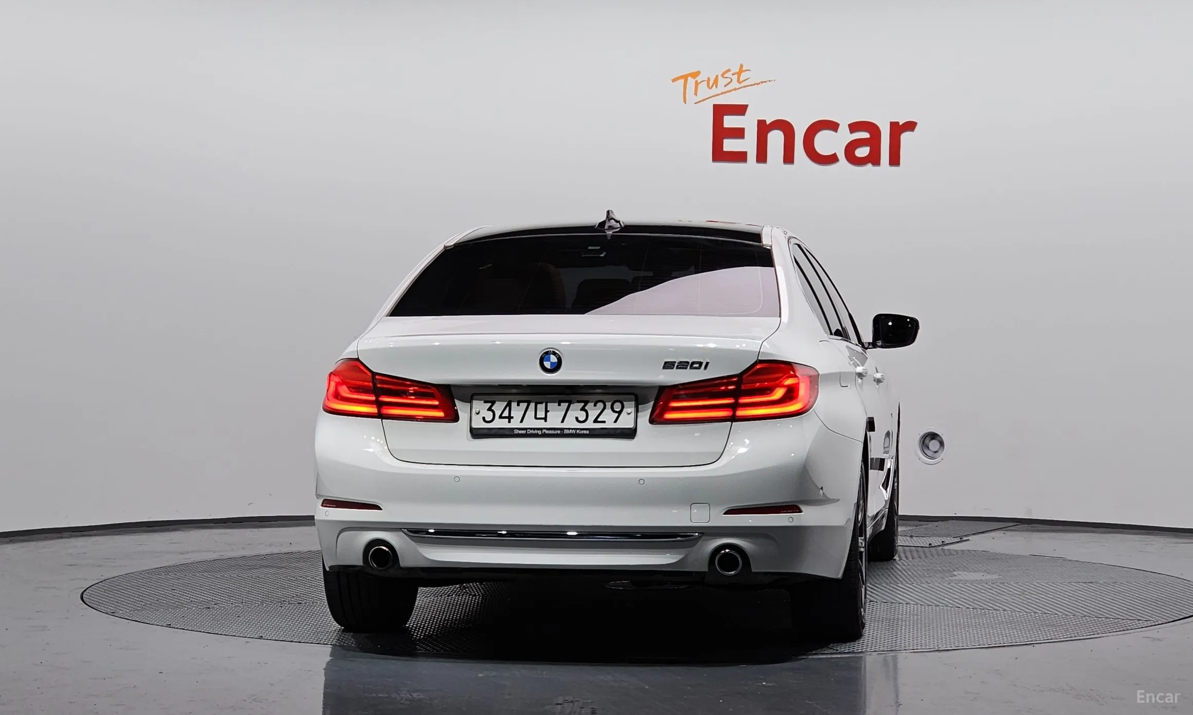 BMW 5 Series (G30) превью 3