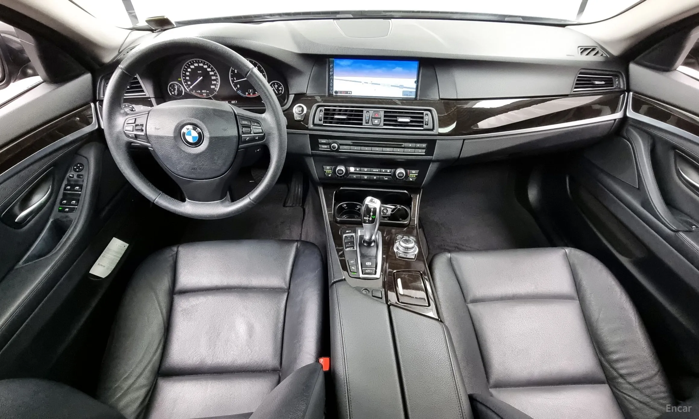 BMW 5 Series (F10) превью 4