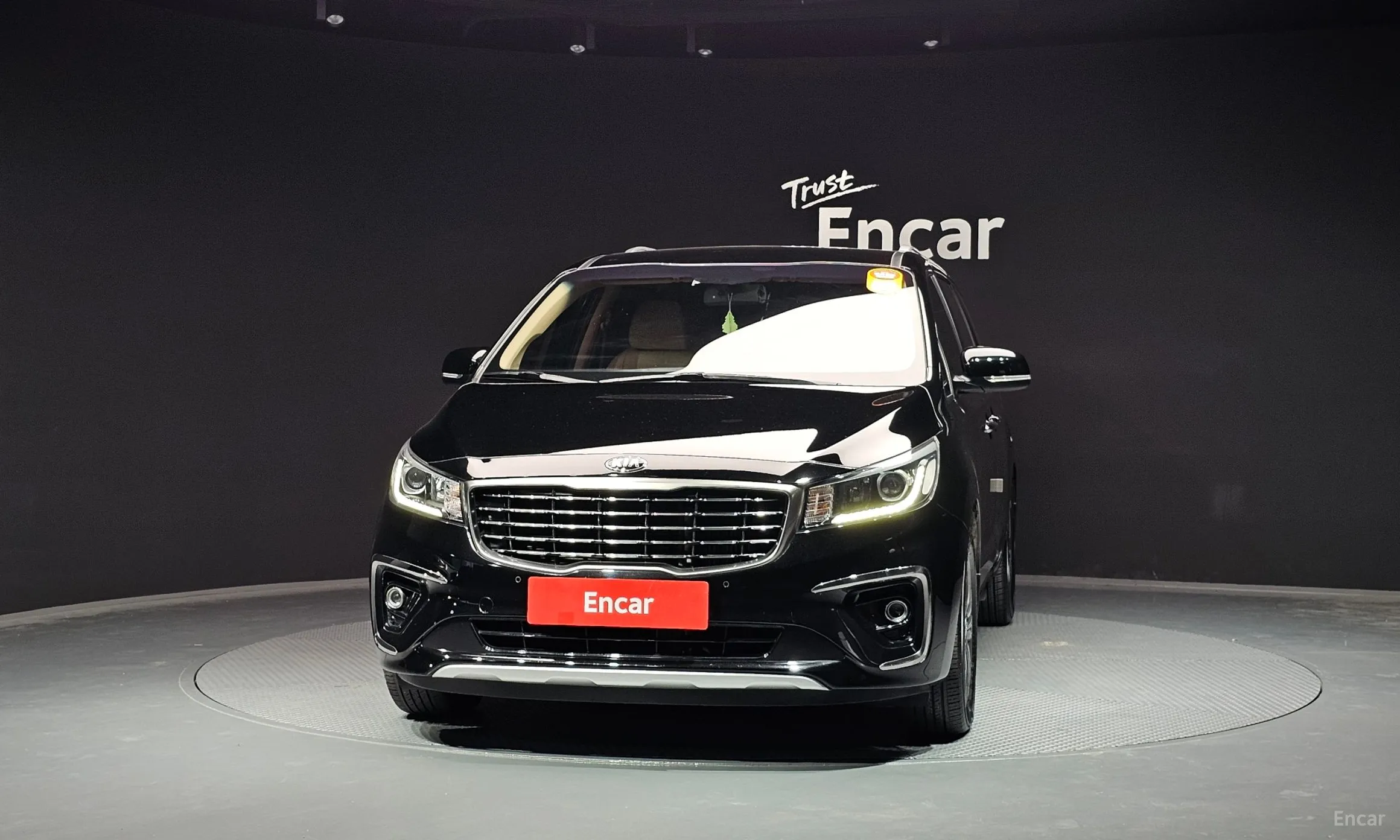 Kia Carnival превью 2