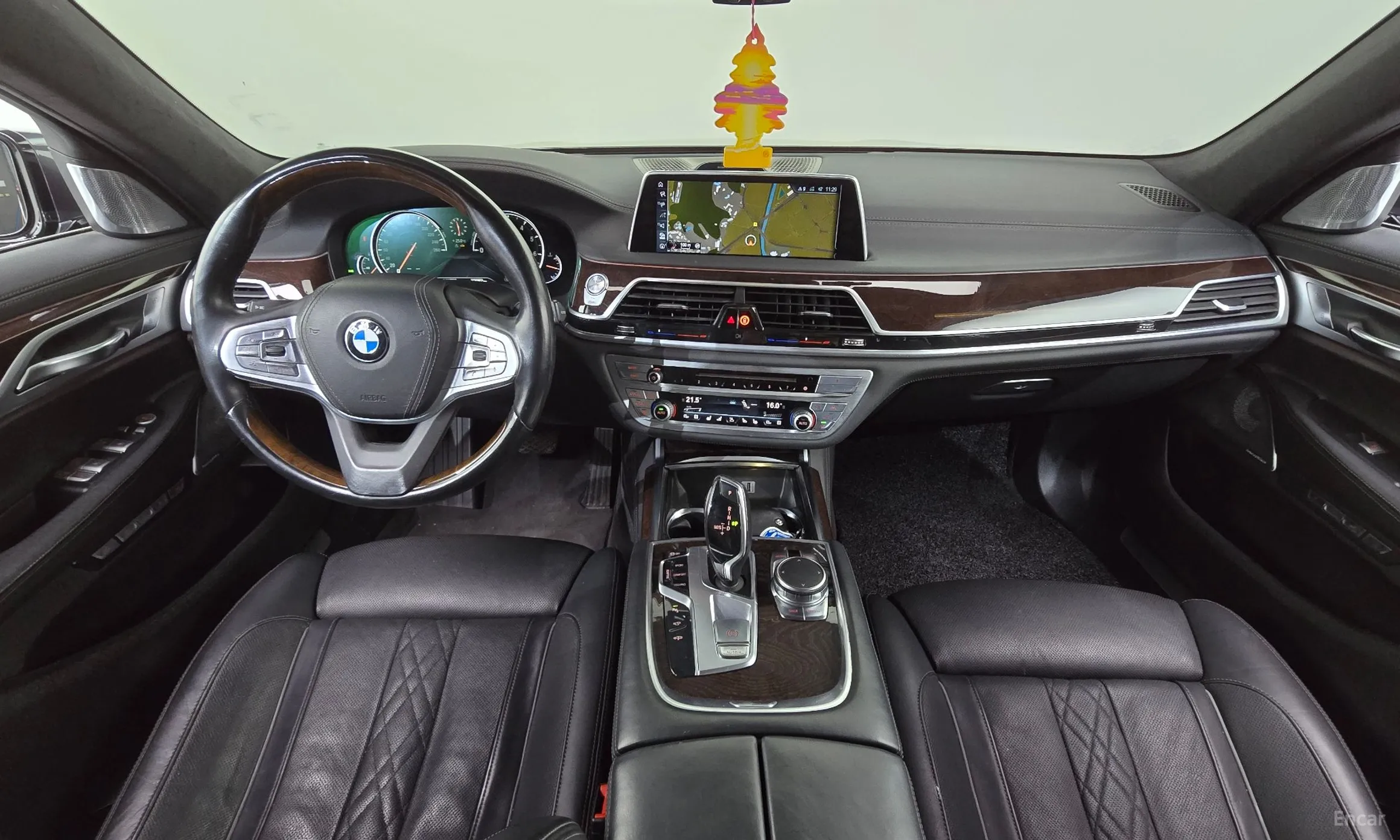 BMW 7 Series (G11) превью 4