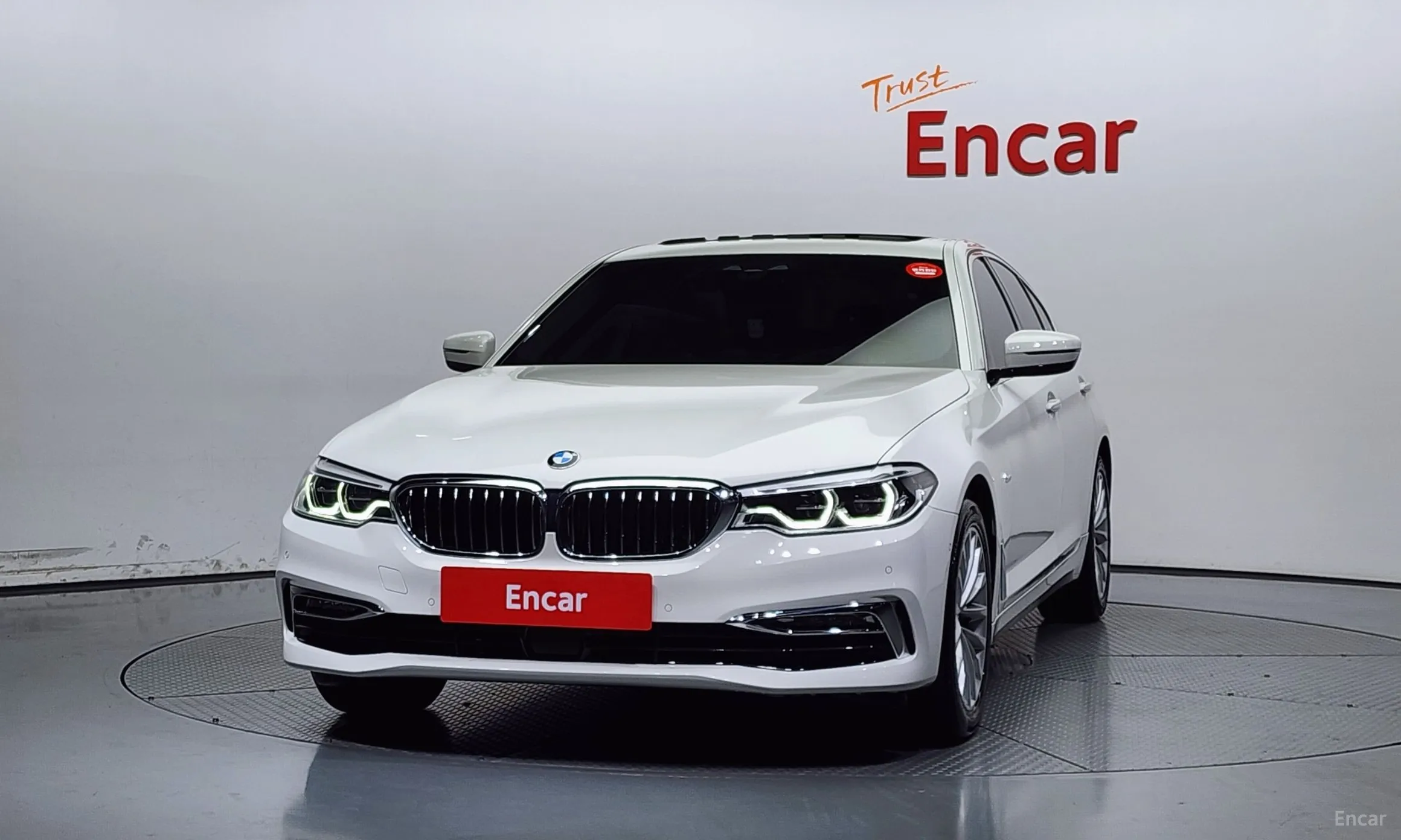 BMW 5 Series (G30) превью 2
