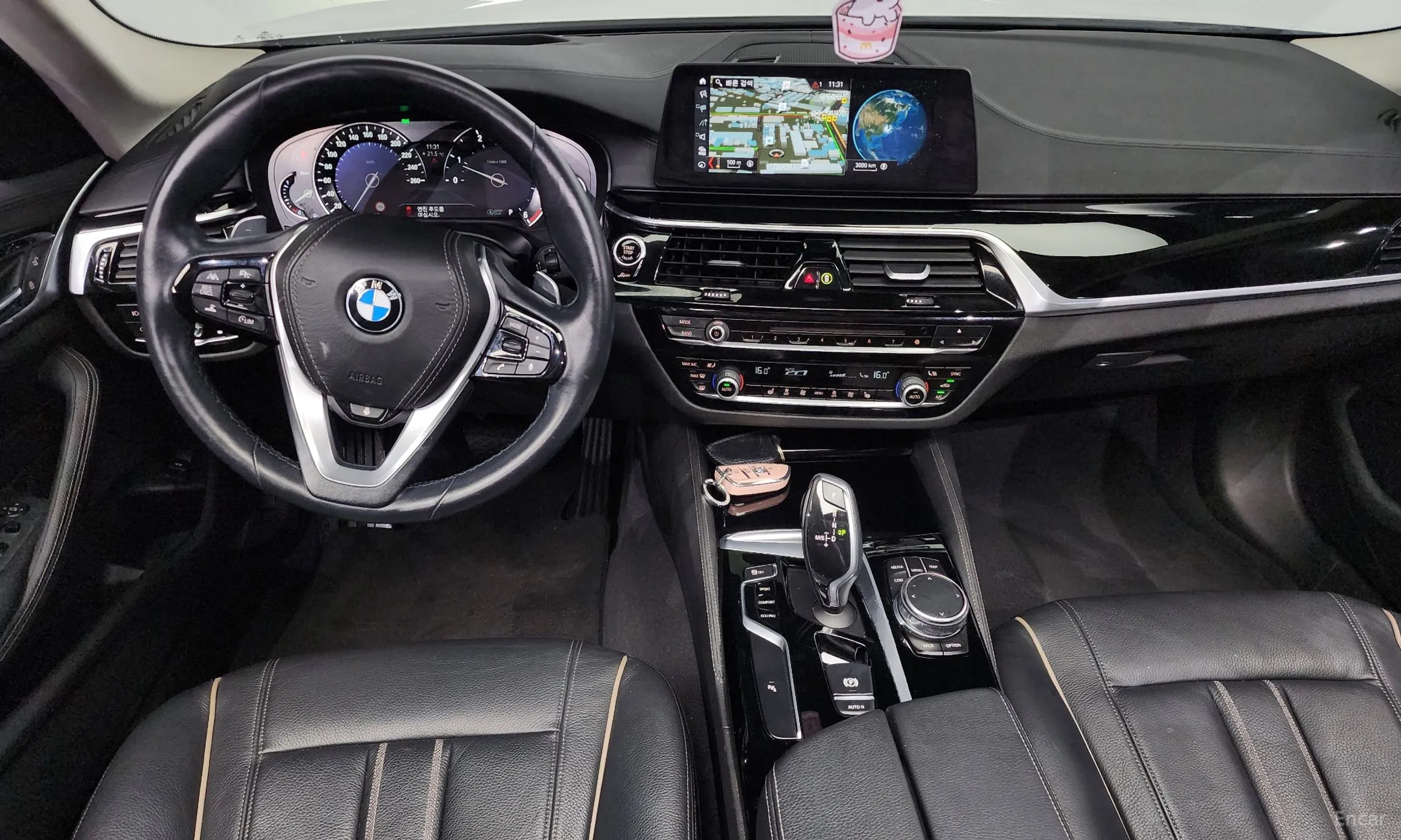BMW 5 Series (G30) превью 4