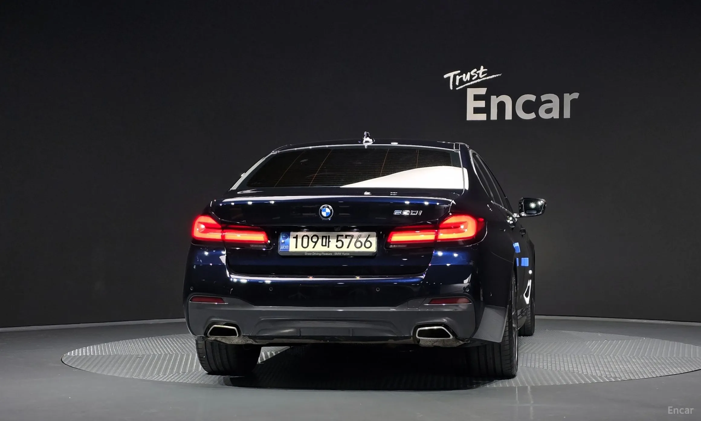 BMW 5 Series (G30) превью 3