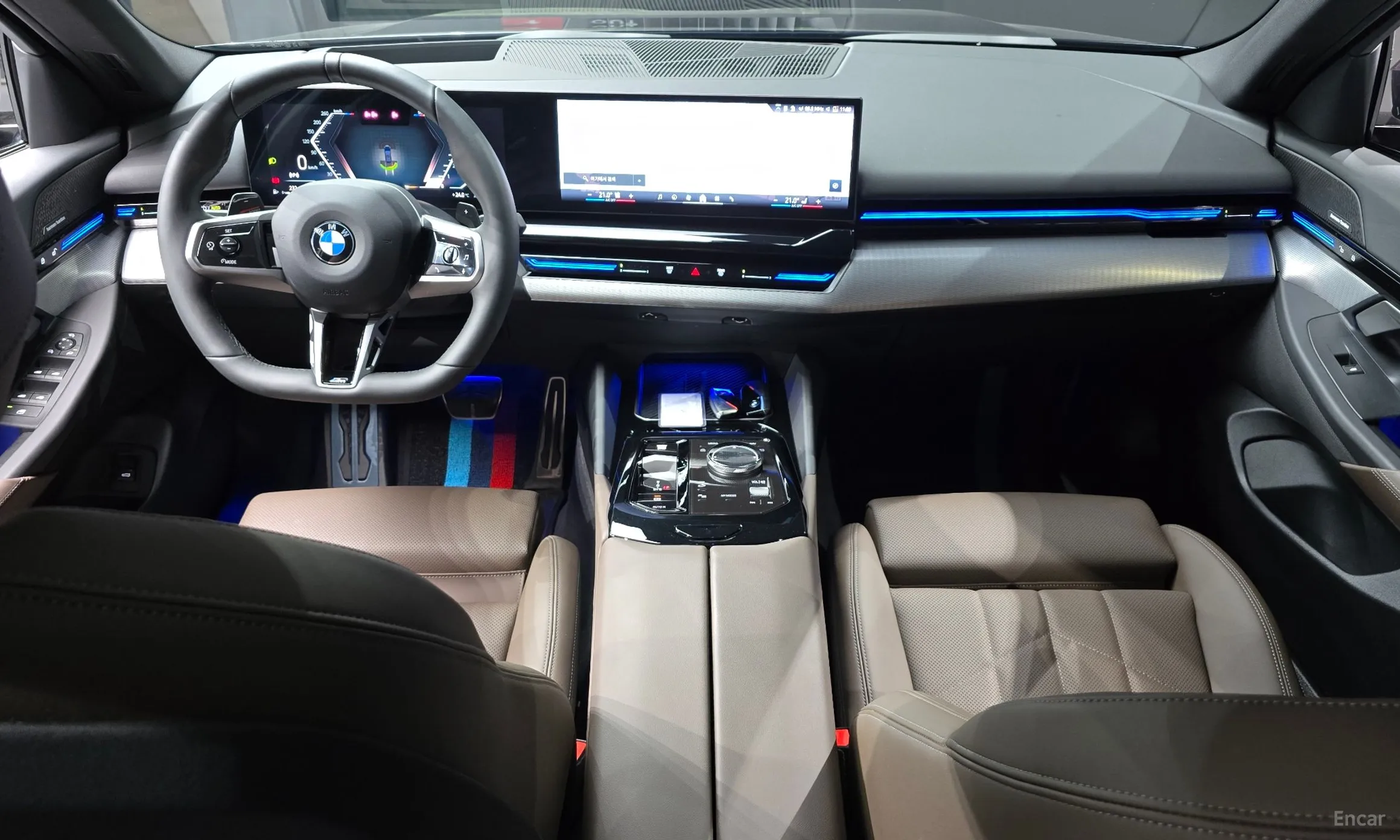 BMW 5 Series (G60) превью 4
