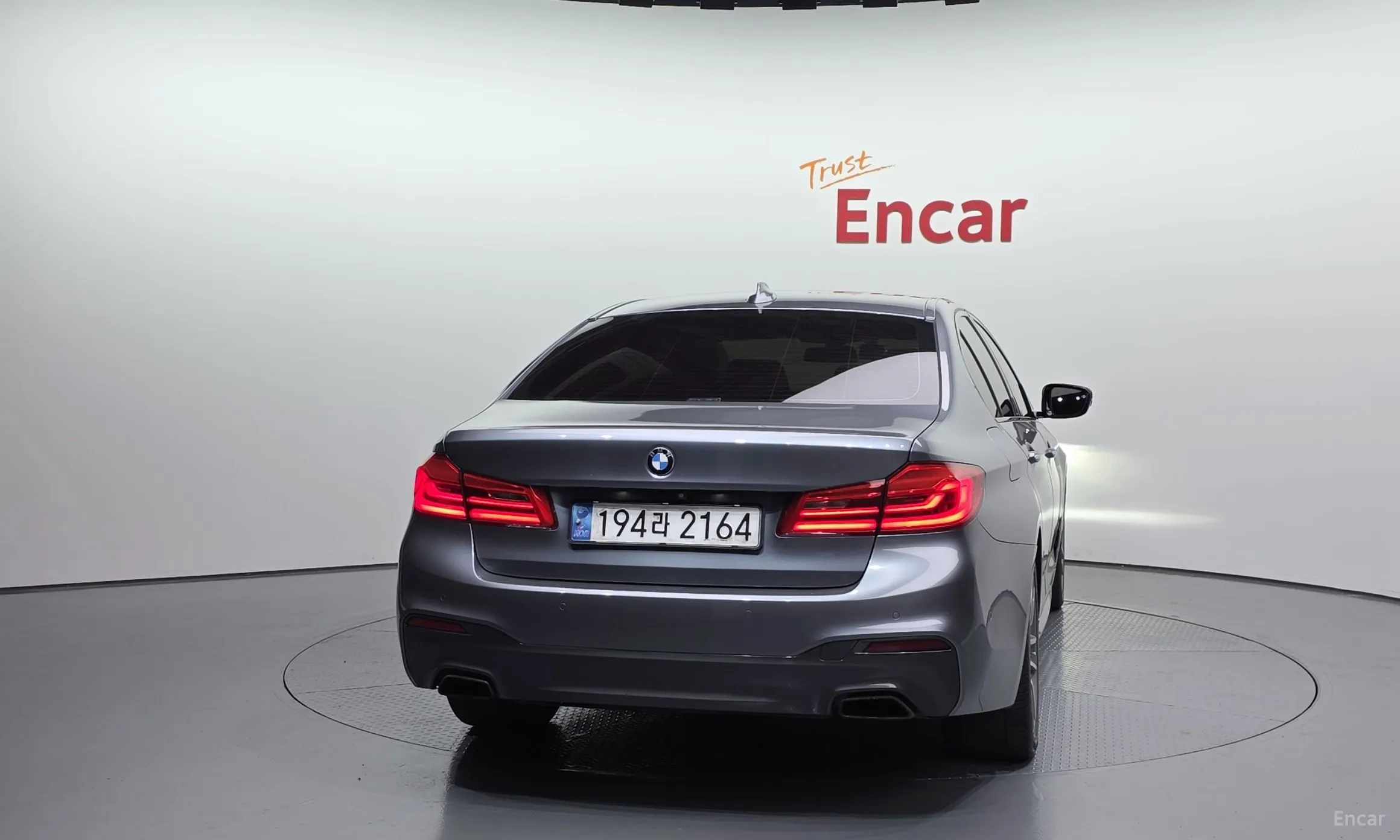 BMW 5 Series (G30) превью 3