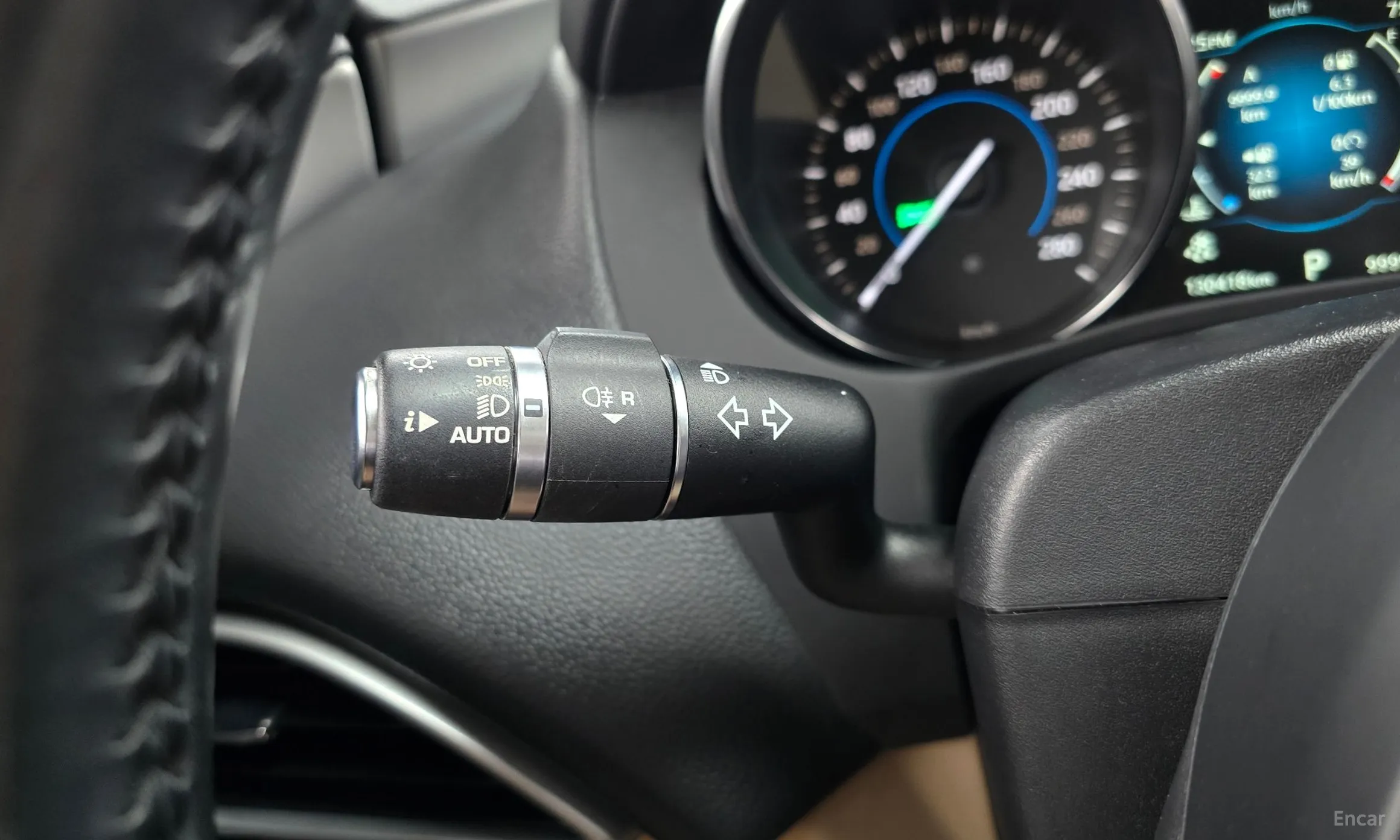 Jaguar XE превью 17