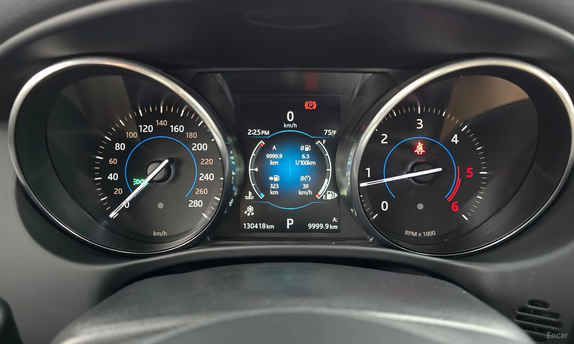 Jaguar XE превью 8