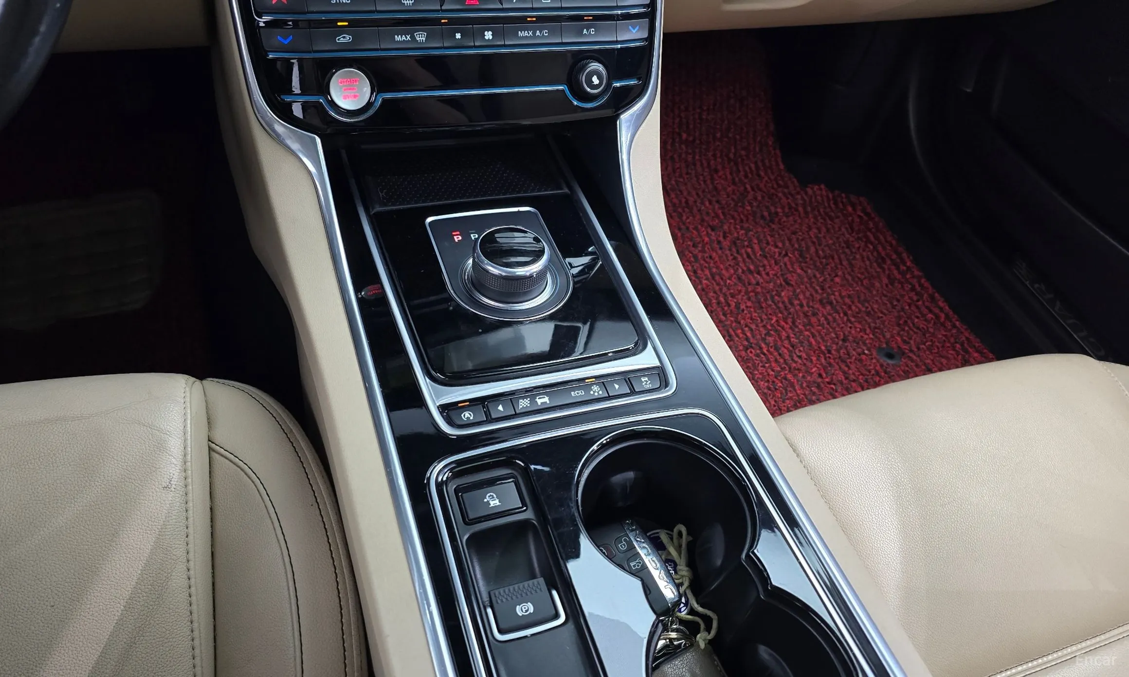 Jaguar XE превью 9