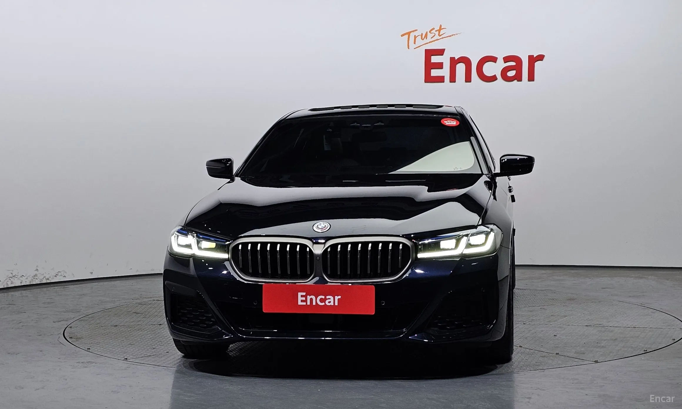 BMW 5 Series (G30) превью 2