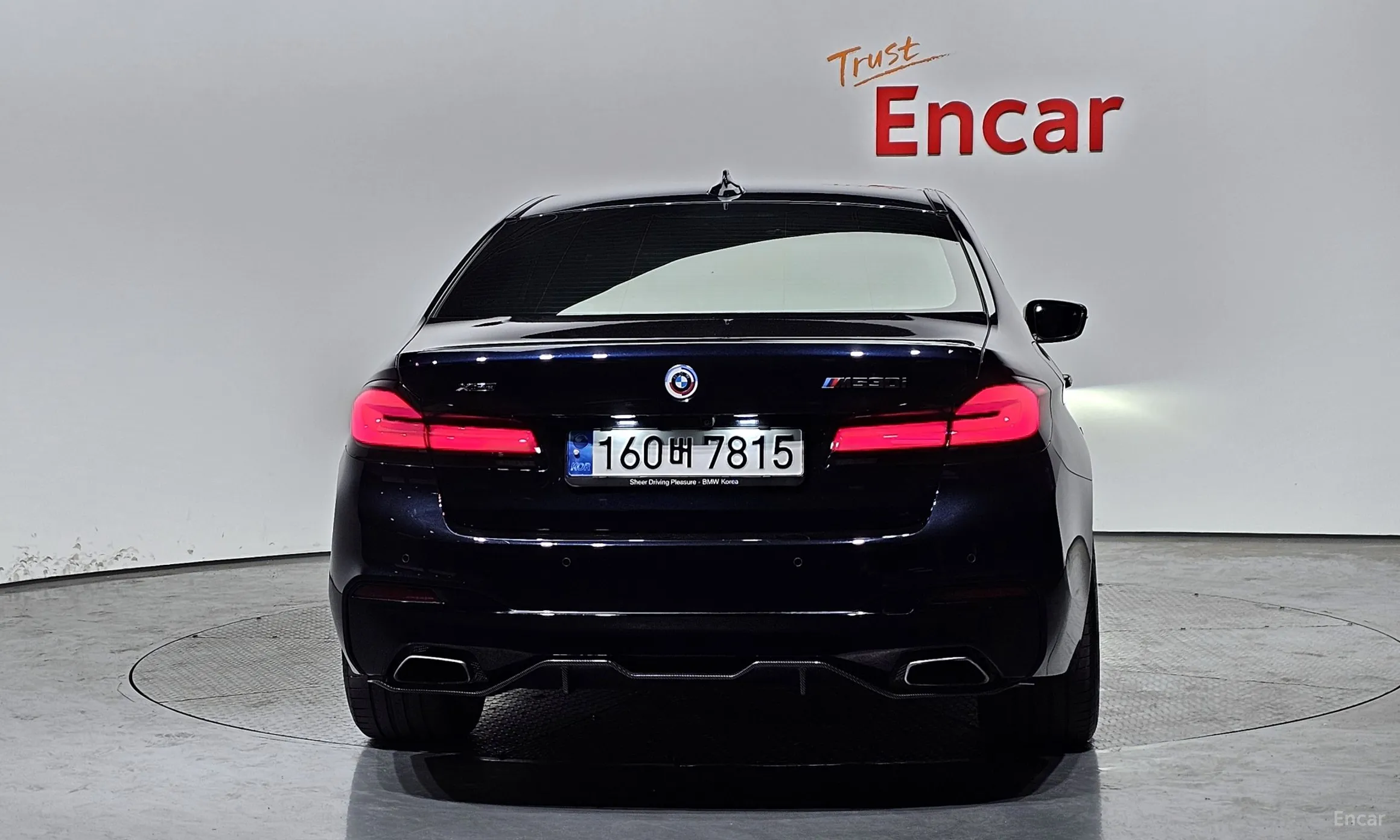 BMW 5 Series (G30) превью 3